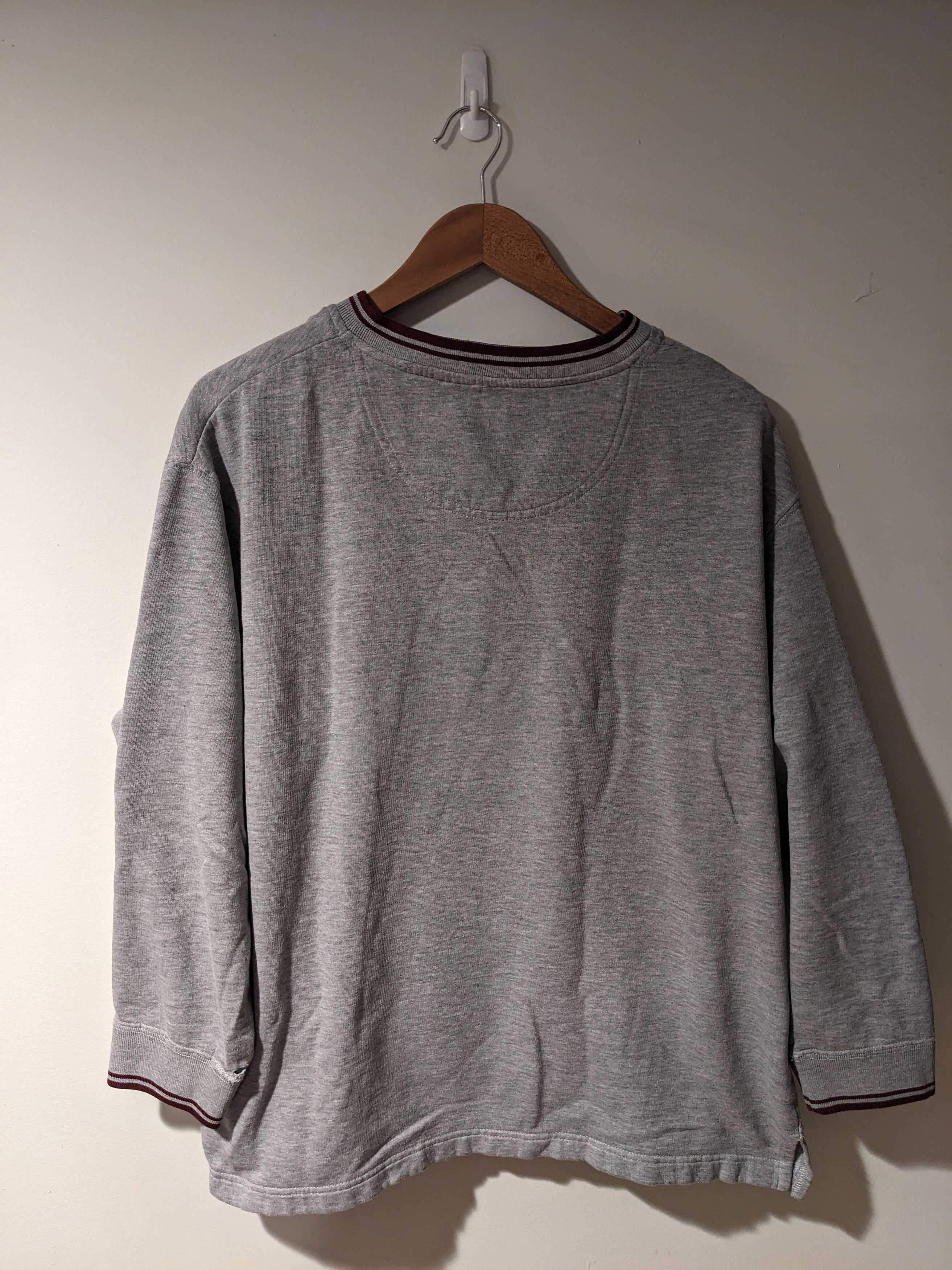 Disney × Vintage Vintage Y2K Mickey Mouse Disney Gray Large Sweatshirt Size US L / EU 52-54 / 3 - 6 Thumbnail