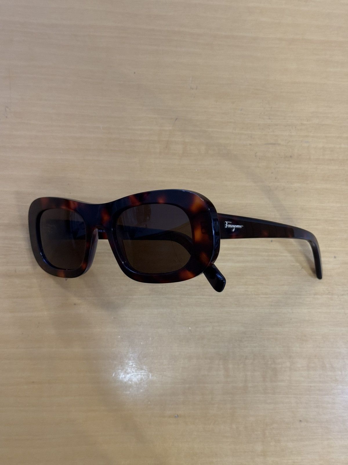Salvatore Ferragamo Ferragamo Sunglasses SF1046S 609 Size ONE SIZE - 4 Thumbnail