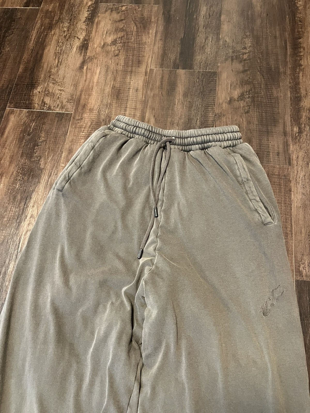 LUU DAN Lu’u Dan Wadded Bontans Wide Leg Baggy Sweatpants Size US 28 / EU 44 - 2 Thumbnail
