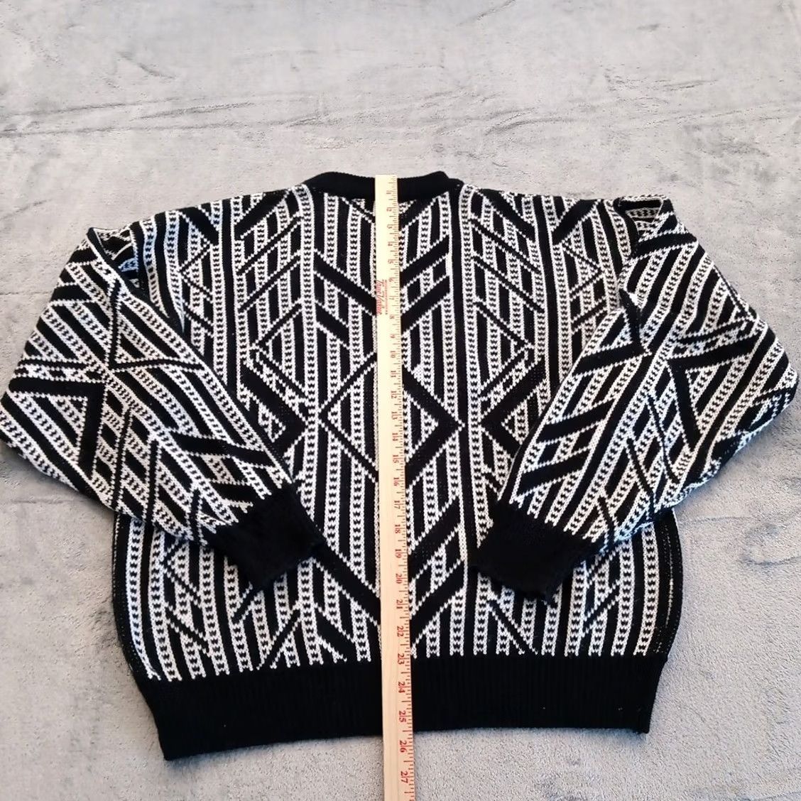Vintage Vintage Sasson Sweater Mens Large Black Geometric Acrylic Long Sleeve Crew Neck Size US L / EU 52-54 / 3 - 5 Thumbnail