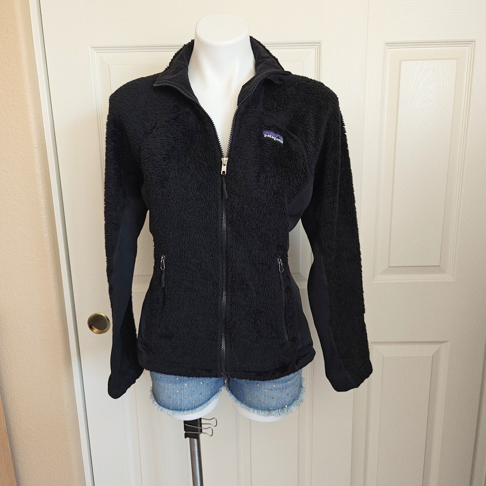 Patagonia W's Patagonia R series black fleece zip jacket sz M Size M / US 6-8 / IT 42-44 - 1 Thumbnail