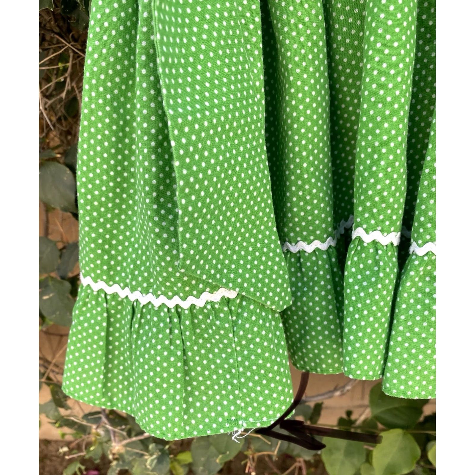 Vintage VINTAGE Polly Flinders Hand Smocked Dress Green Polka Dot Girls Size 4 70s 80s Size ONE SIZE - 7 Thumbnail