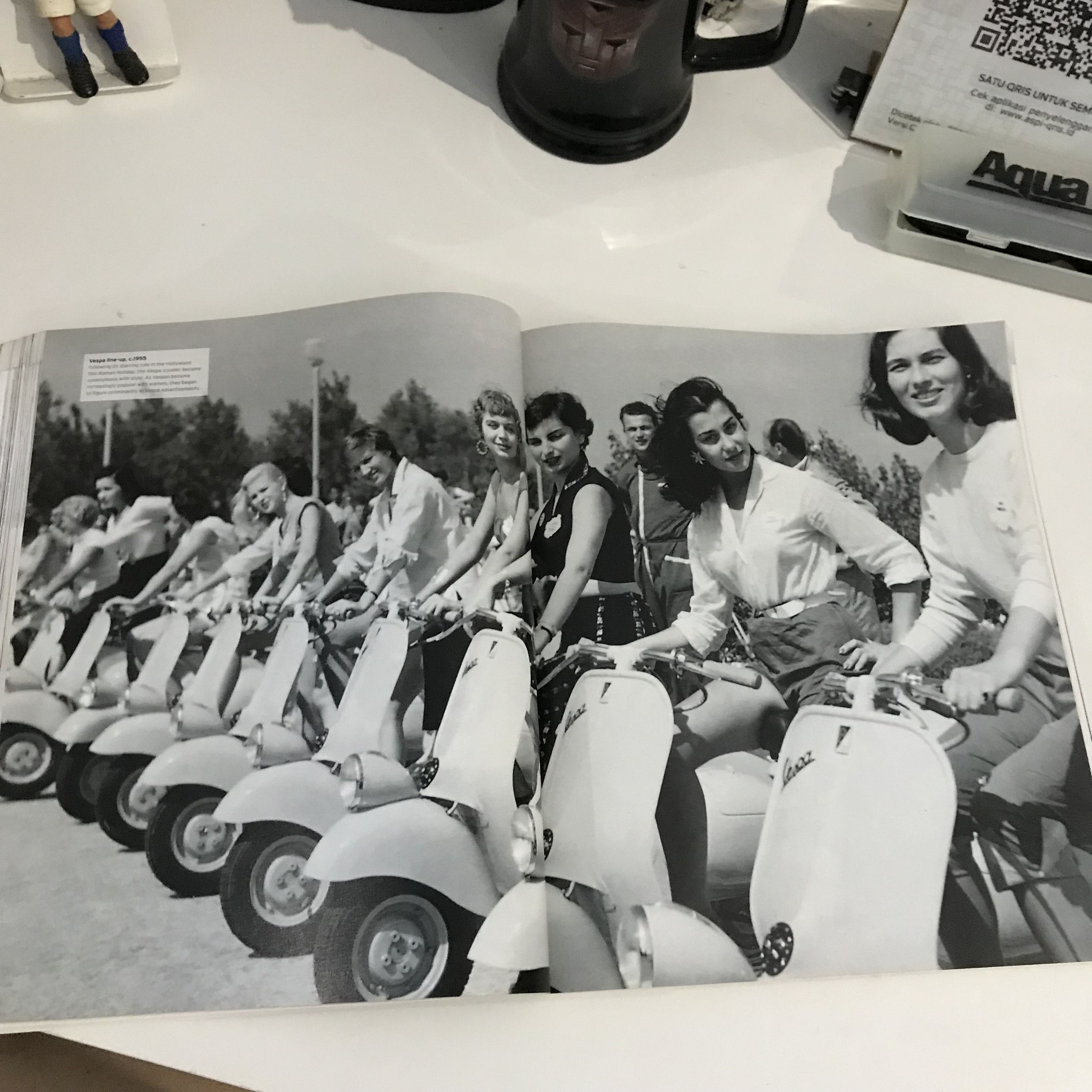 Indian Motorcycle Motorcycle The Definitive Visual History by DK Publishing Size ONE SIZE - 6 Thumbnail