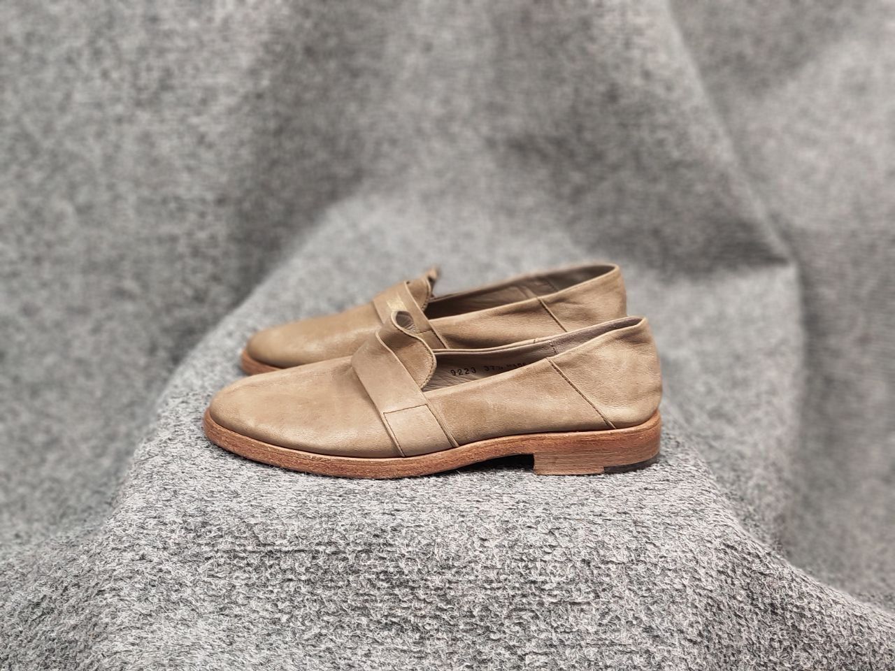 Elia Maurizi Elia Maurizi Design Premium leather beige Loafers Size US 7.5 / IT 37.5 - 7 Thumbnail