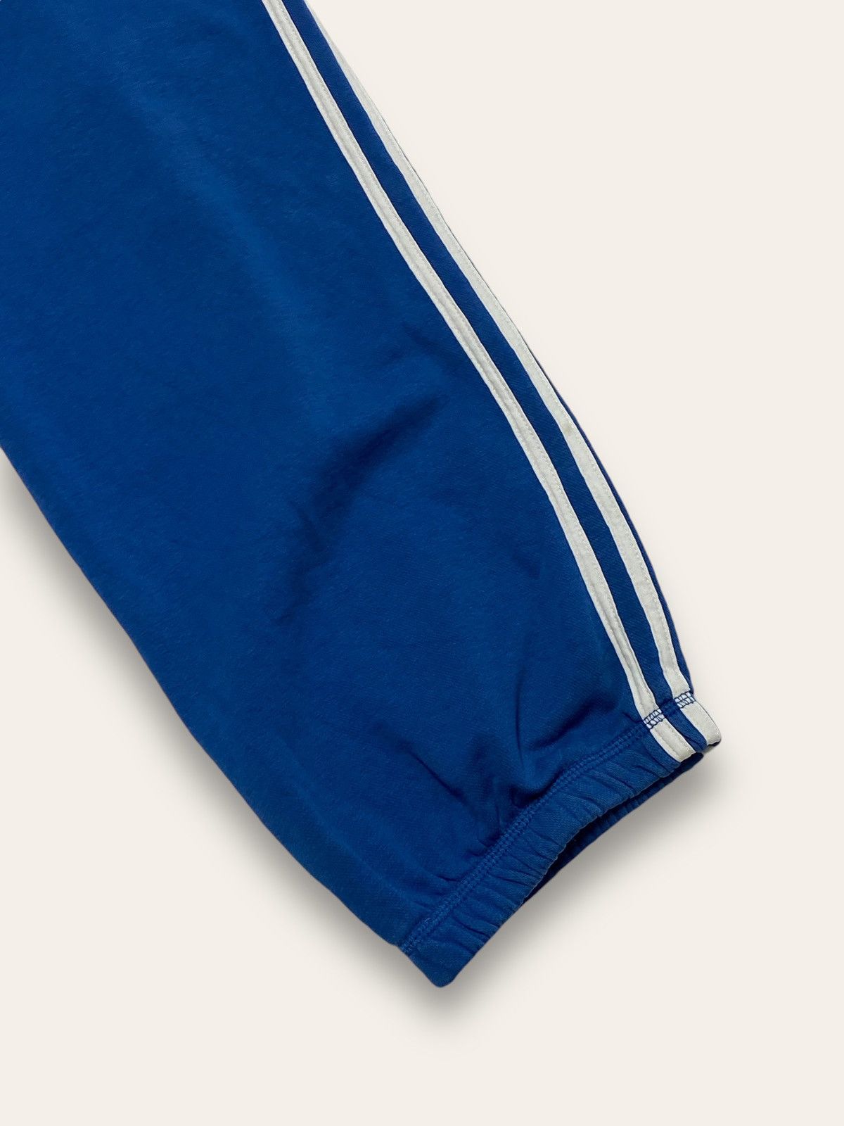 Adidas Vintage ADIDAS Originals Deep Blue Baggy Sweatpants Y2K Size US 34 / EU 50 - 10 Thumbnail