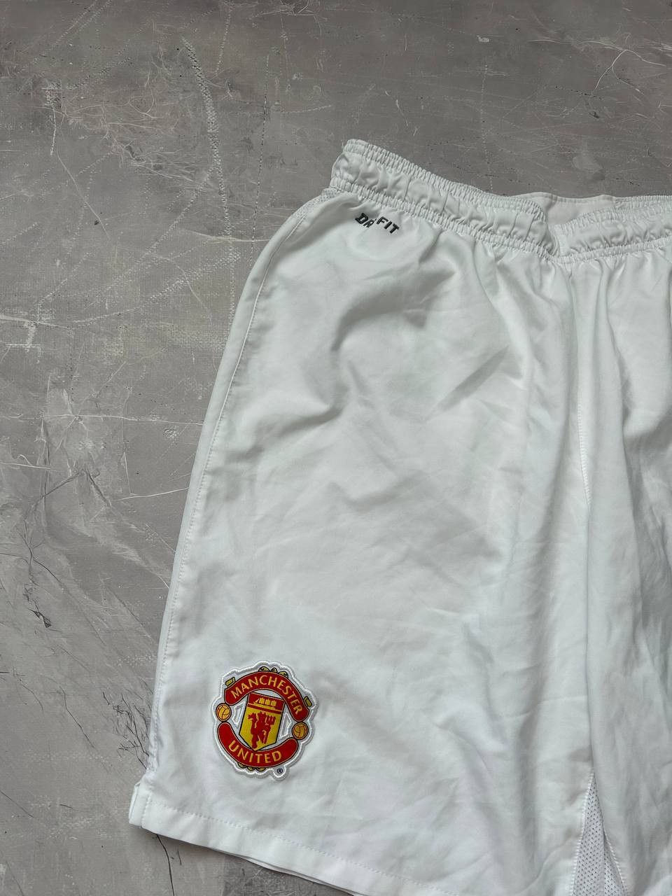Nike Vintage Nike Manchester United Shorts Size US 34 / EU 50 - 3 Thumbnail