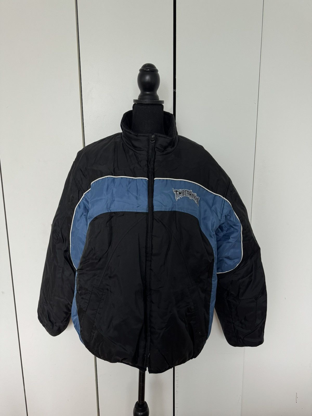 Vintage Vintage Minnesota Timberwolves reversible puffer jacket Size US XL / EU 56 / 4 - 2 Thumbnail