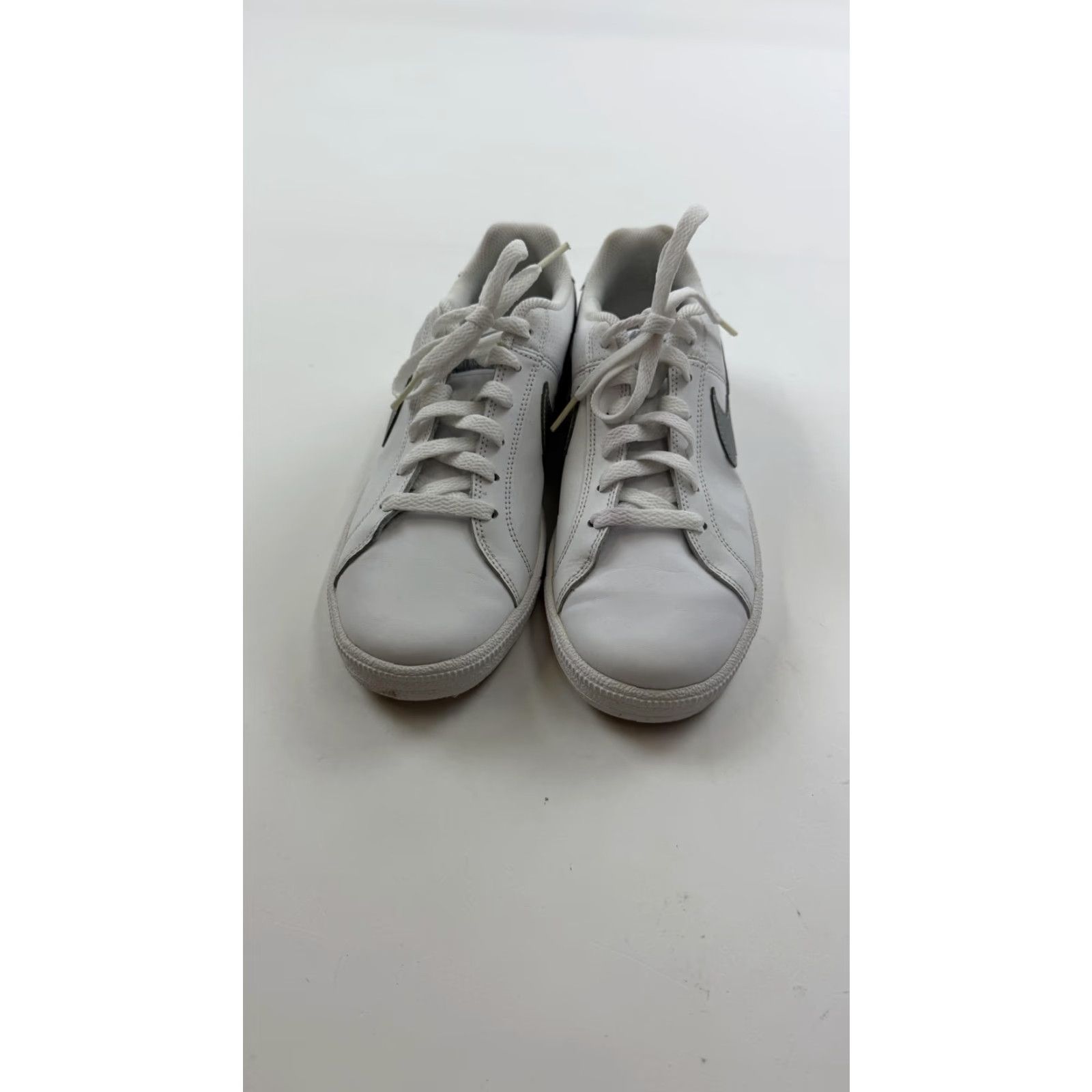 Nike Nike Court Royale Shoes Womens Size 9 Classic Low Top 749867-100 Sneaker Size M / US 6-8 / IT 42-44 - 5 Thumbnail