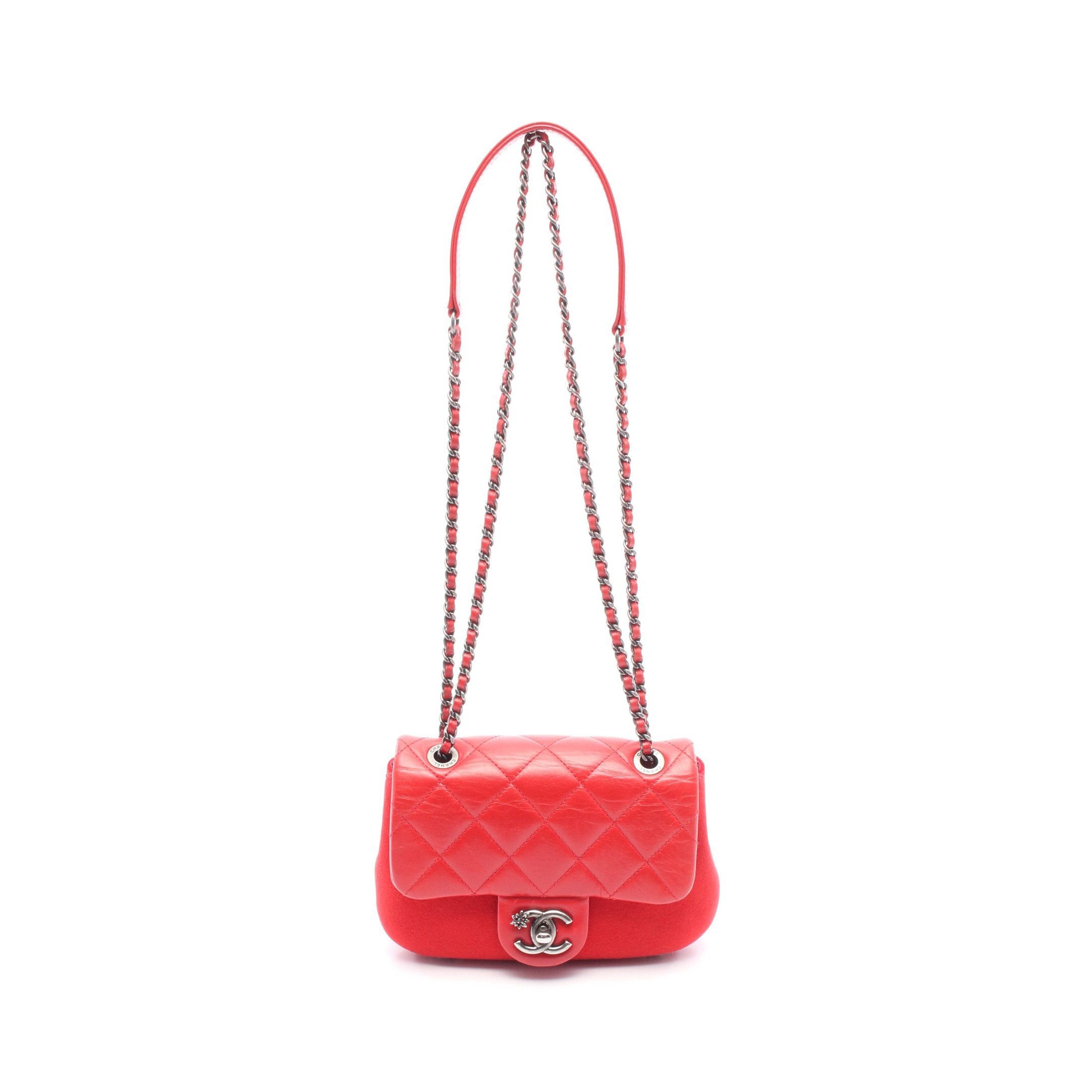 Chanel Chanel Matelasse Chain Shoulder Bag Leather Feutre Red Antique Silver Hardware Size ONE SIZE - 1 Thumbnail