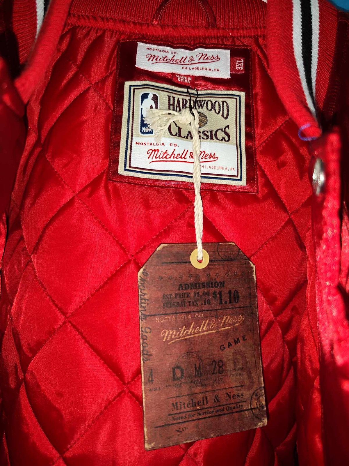 Mitchell & Ness × NBA Mitchell and Ness Sixers bomber jacket size 3XL Size US XXL / EU 58 / 5 - 7 Thumbnail
