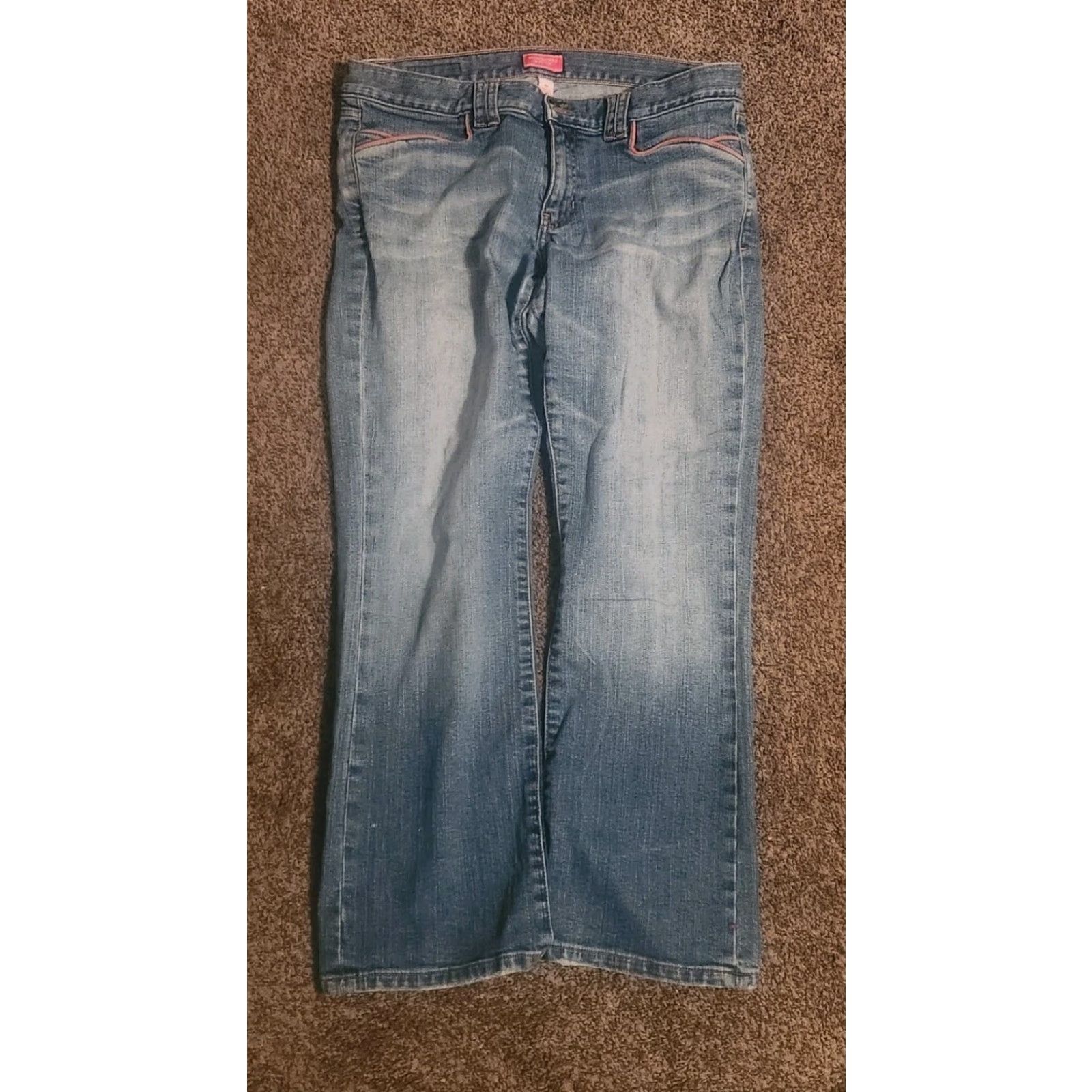 Abercrombie & Fitch Abercrombie & Fitch Denim Capri Jeans 10 Cropped Pink Coral Trim Pockets Blue Medium Wash Women Capris Socks? Size 32" / US 10 / IT 46 - 2 Thumbnail