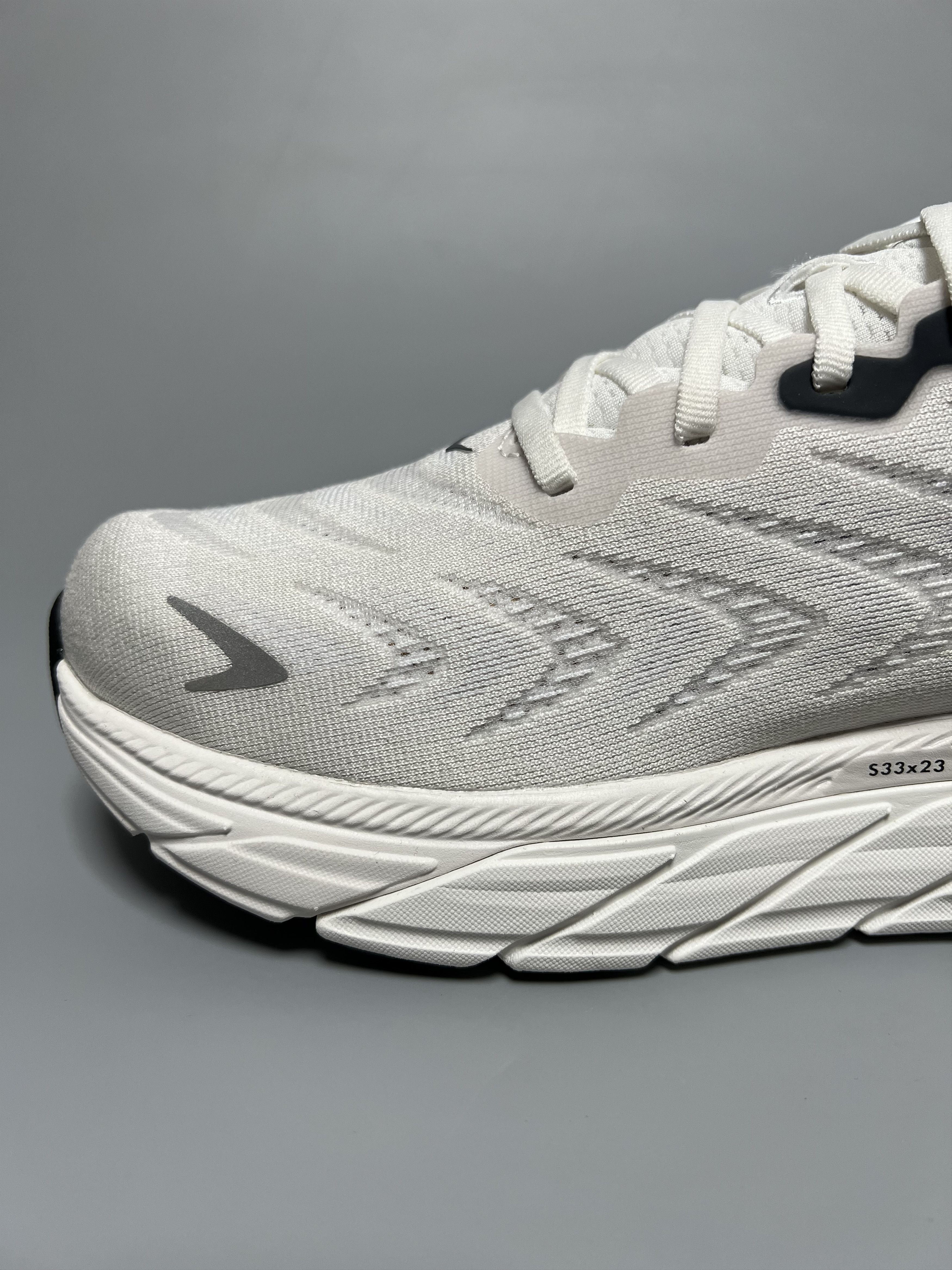 Hoka 9.5 EE Hoka One One Arahi 6 Wide Running Shoes 1123196-BDBSW Size US 9.5 / EU 42-43 - 10 Thumbnail