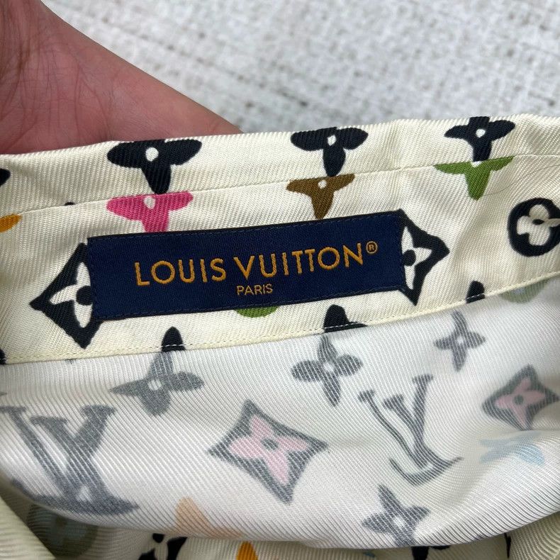Louis Vuitton Louis Vuitton SS24 Logo Full Print Single Breasted Silk Sho Size US XXL / EU 58 / 5 - 4 Thumbnail