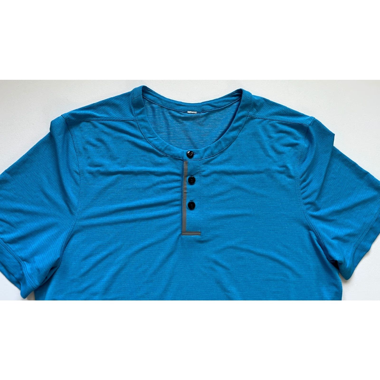 Lululemon Lululemon Men's Short Sleeve Henley Shirt Blue M T-Shirt Pullover Activewear Lightweight Stretch Size US M / EU 48-50 / 2 - 3 Thumbnail