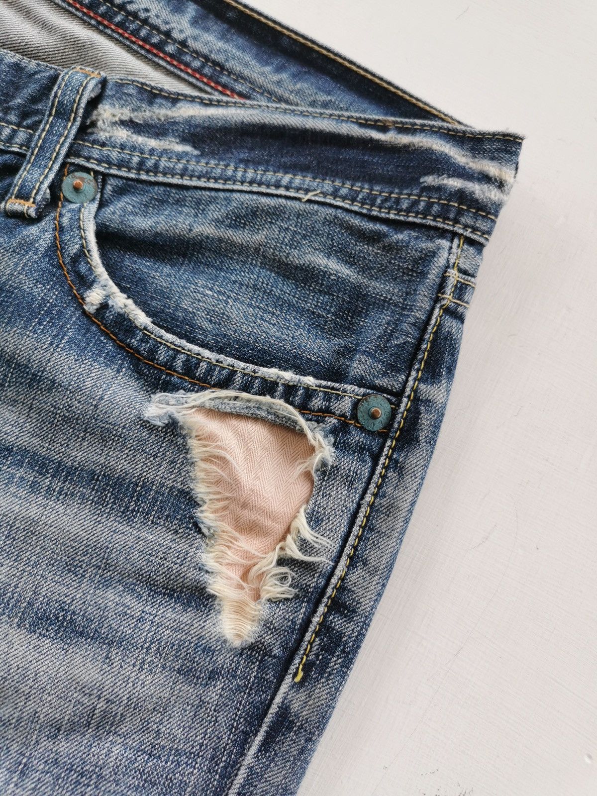 Levi's Vintage Levis Redloop Flare Distressed Jeans Size 32" / US 10 / IT 46 - 4 Thumbnail