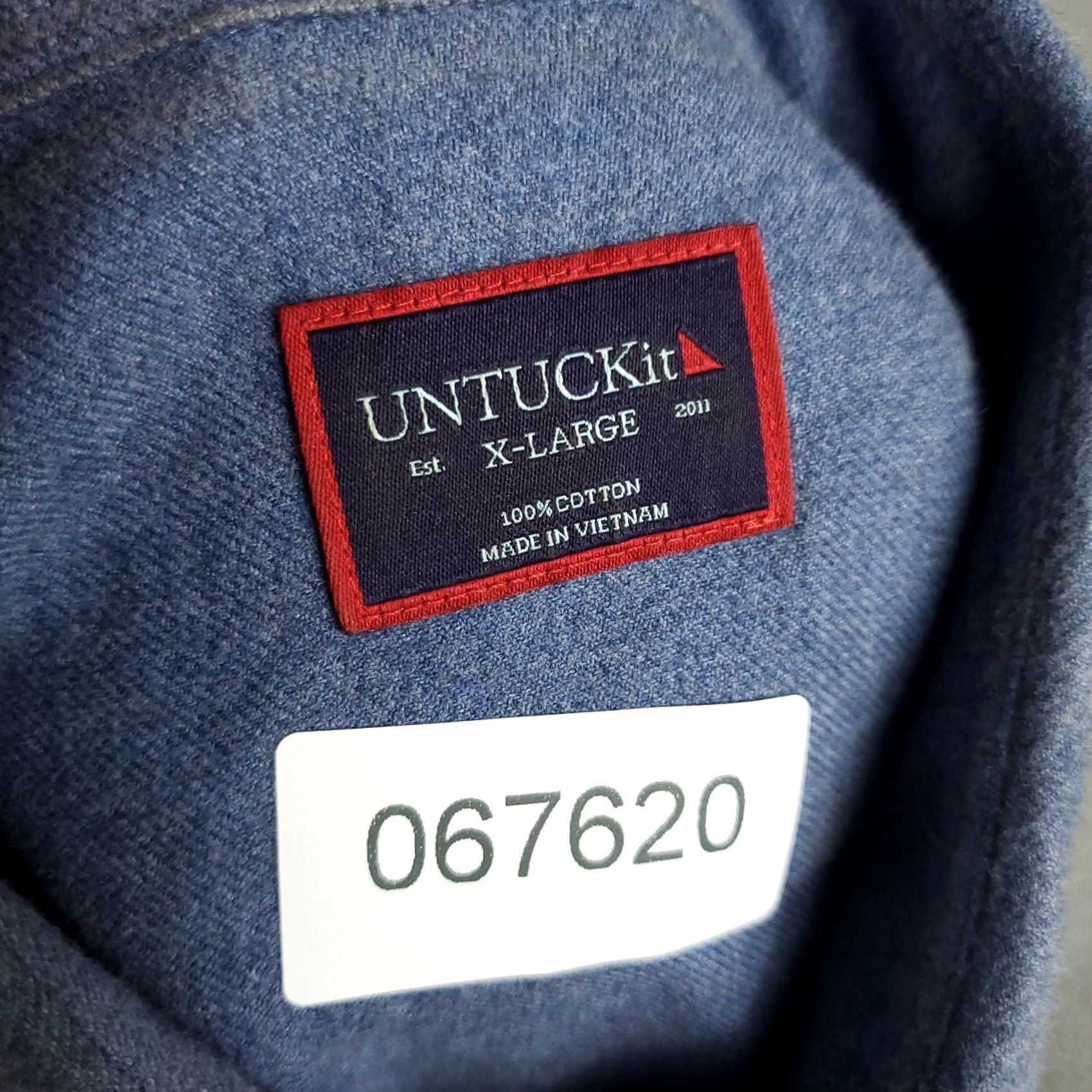 UNTUCKit UNTUCKit Shirt Mens XL Blue Flannel Button Up Long Sleeve Casual Business Formal Workwear Cardigan? Size US XL / EU 56 / 4 - 7 Thumbnail
