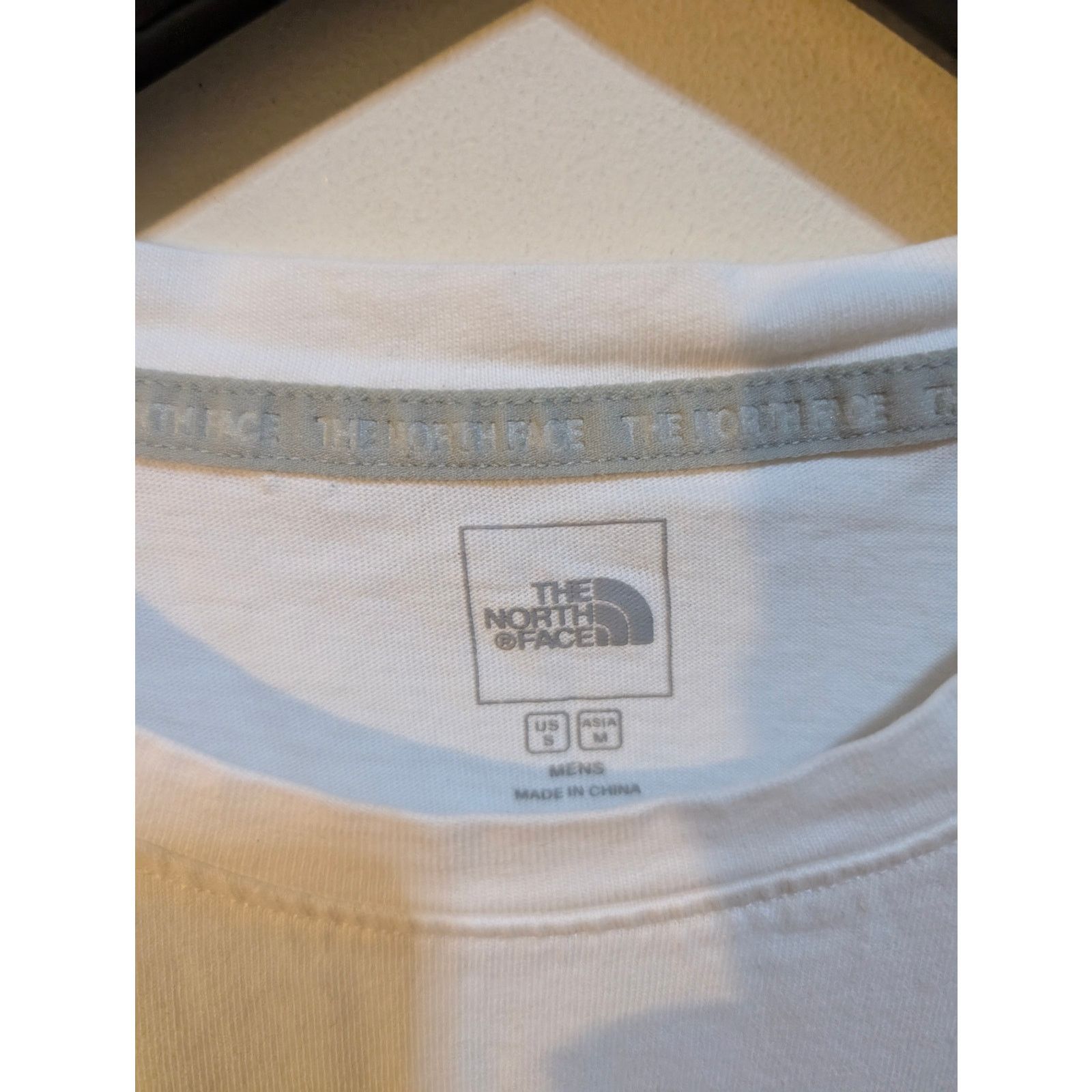 The North Face The North Face Melbourne Australia Graphic Logo Gorpcore Size US S / EU 44-46 / 1 - 3 Thumbnail