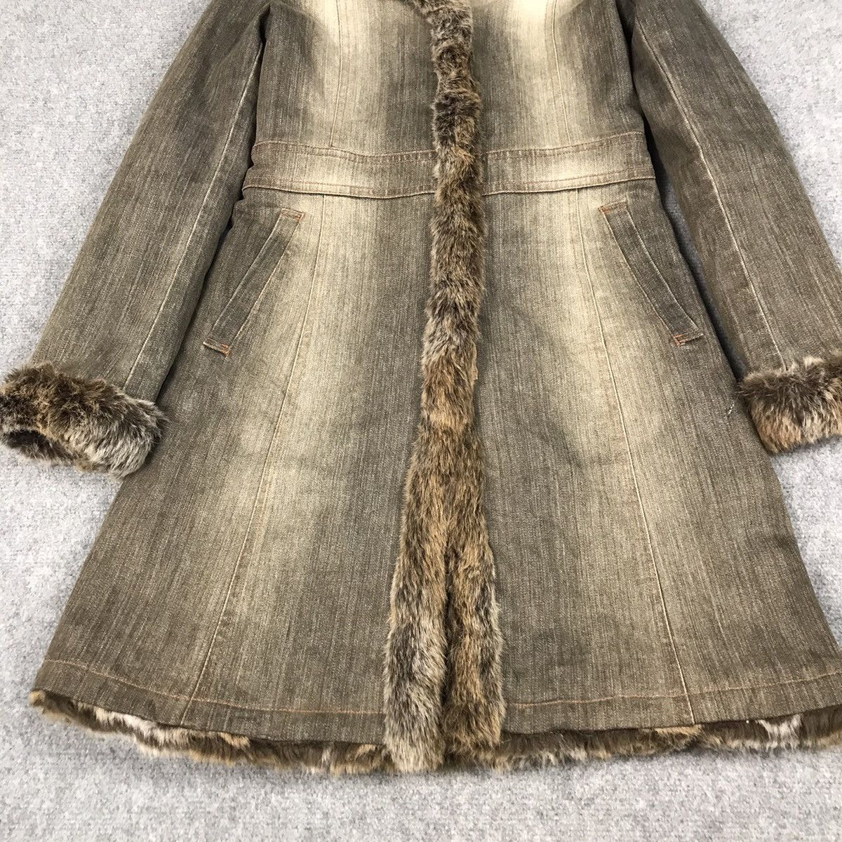 Burberry BURBERRY DENIM FUR STYLE LONG JACKET Size XS / US 0-2 / IT 36-38 - 3 Thumbnail