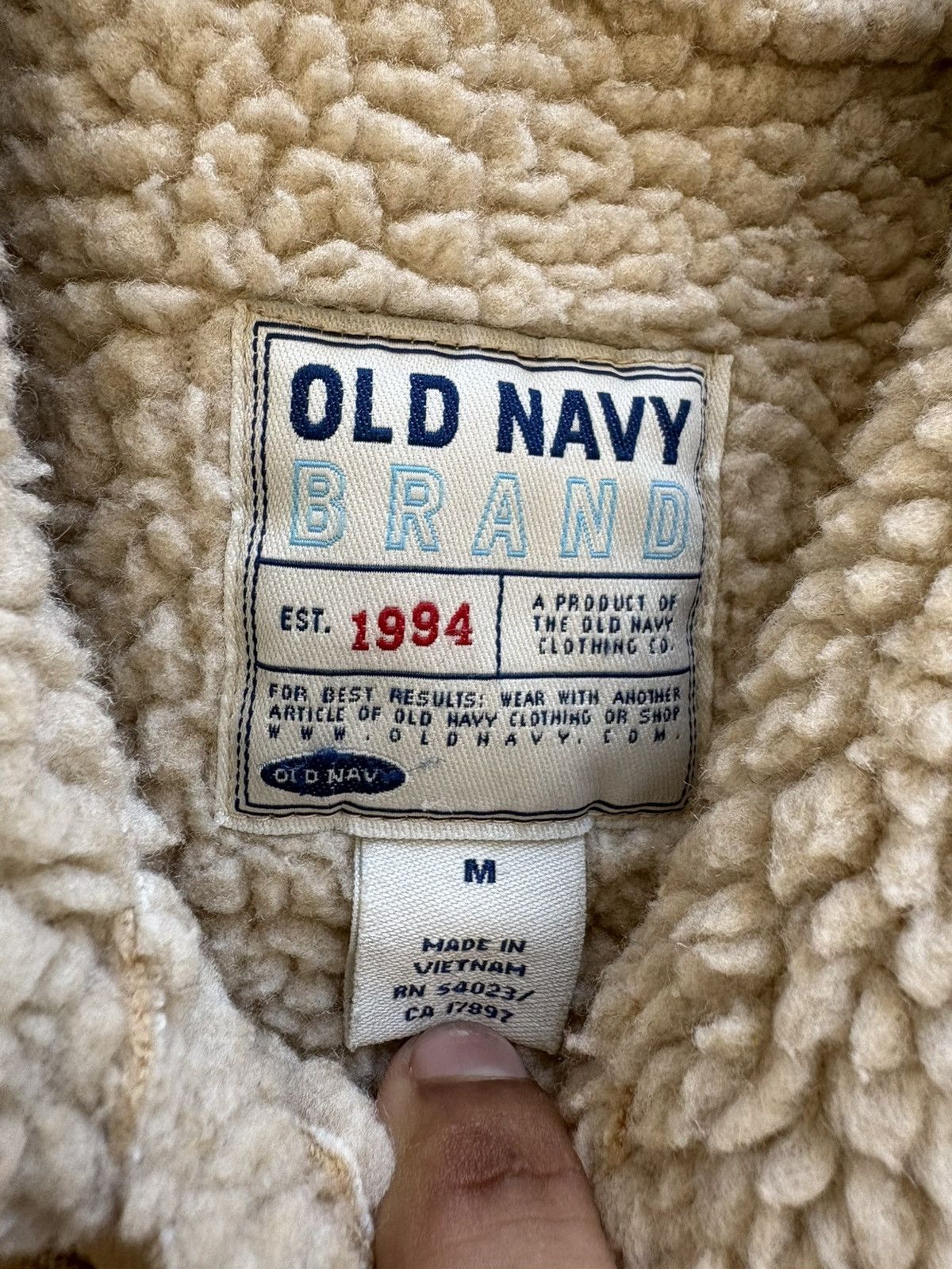Old Navy Old Navy Vintage Y2K Faux Sherpa Tan Shearling Jacket M Size M / US 6-8 / IT 42-44 - 4 Thumbnail