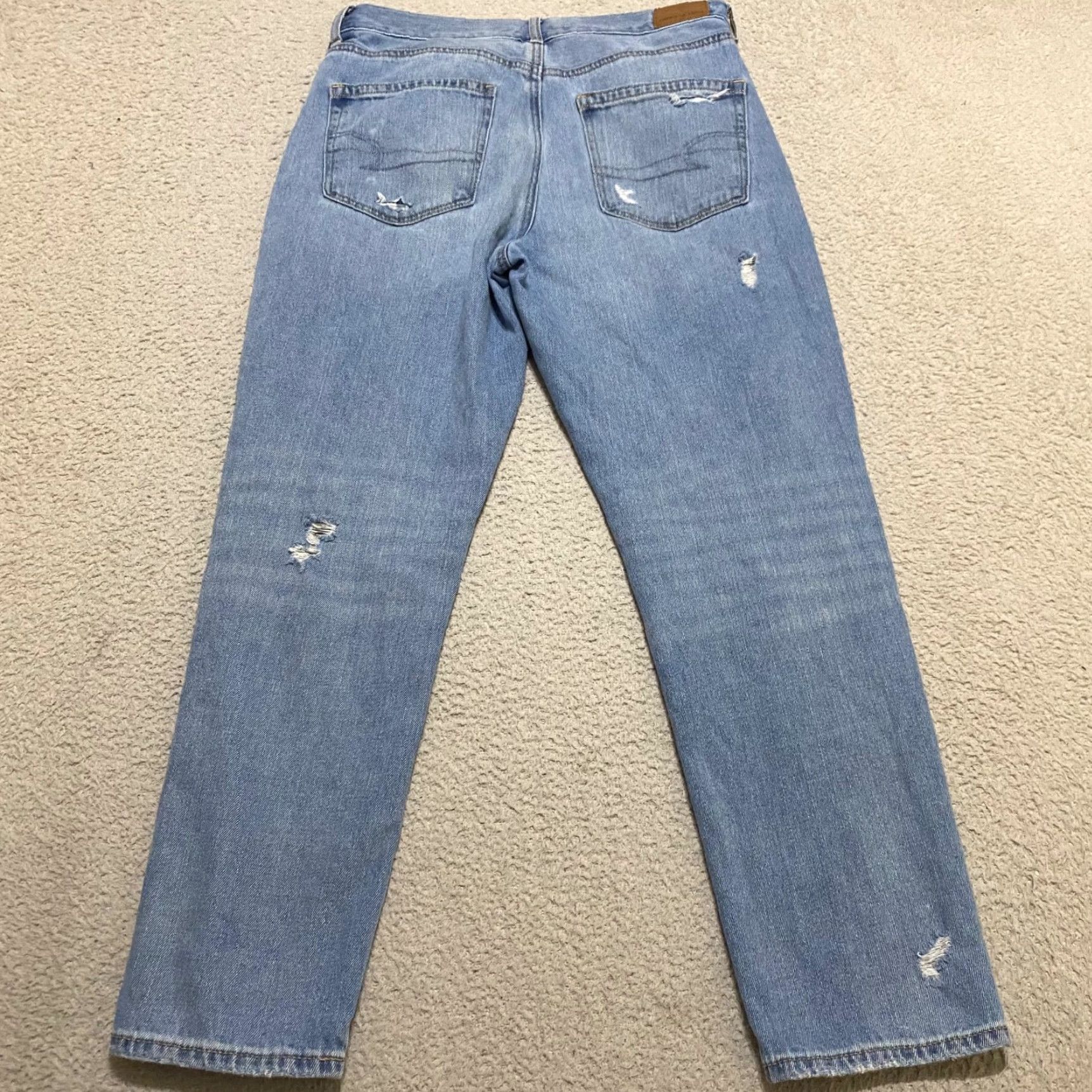 American Eagle Outfitters American Eagle Outfitters Mom Jeans Denim Medium Wash High Rise 6P Womens Blue Distressed Pockets 5-Pocket Design Inseam 25 in Size 28" / US 6 / IT 42 - 2 Thumbnail
