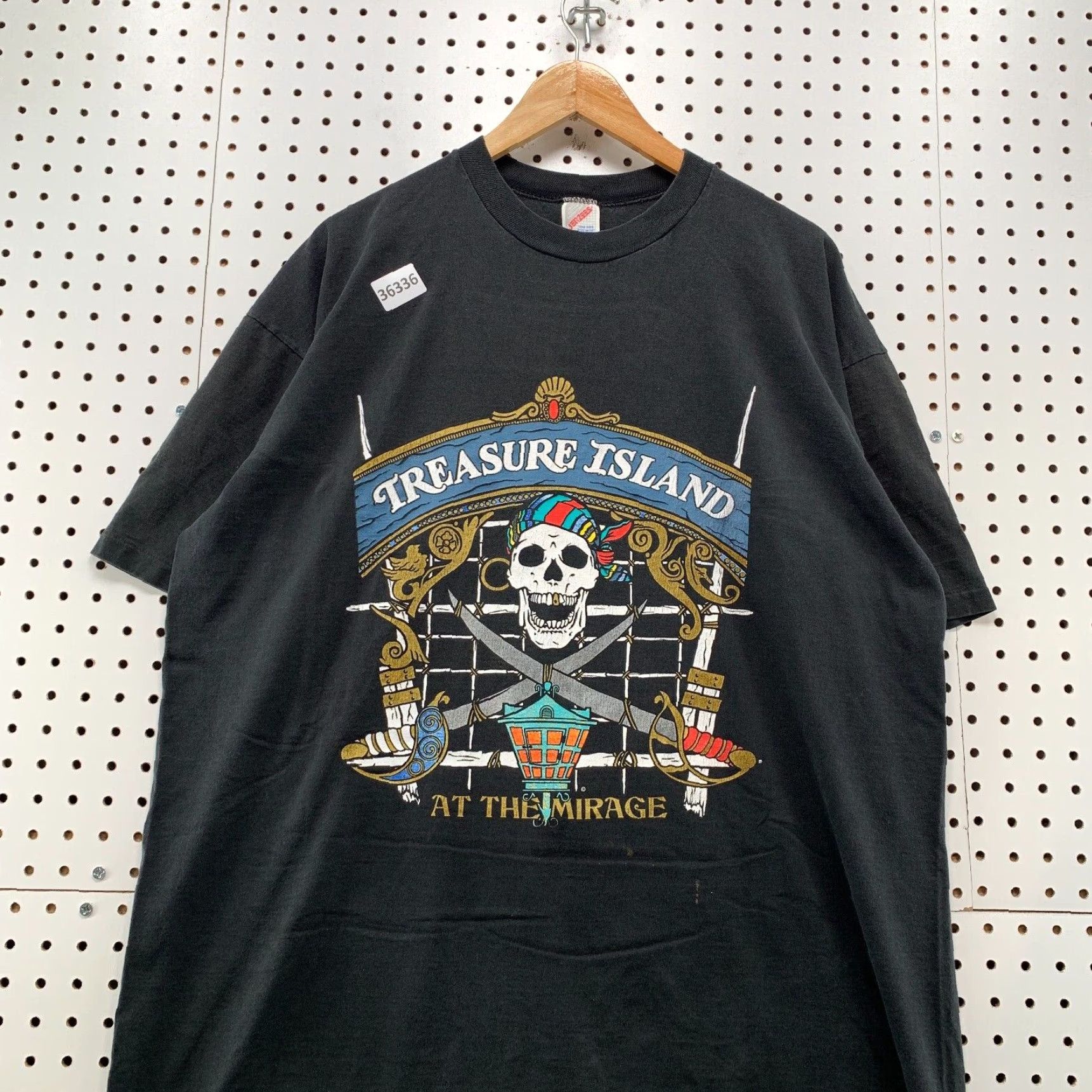 Jerzees VINTAGE JERZEES 90s Treasure Island Graphic Print Shirt Adult One Size Black Single Stitch Skull USA Mens Size US M / EU 48-50 / 2 - 5 Thumbnail