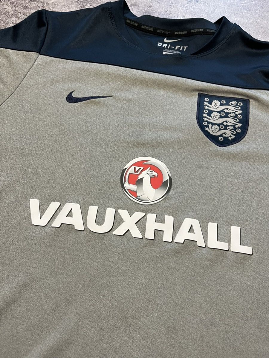 Nike Nike England 2014/2015 training soccer jersey Size US L / EU 52-54 / 3 - 3 Thumbnail