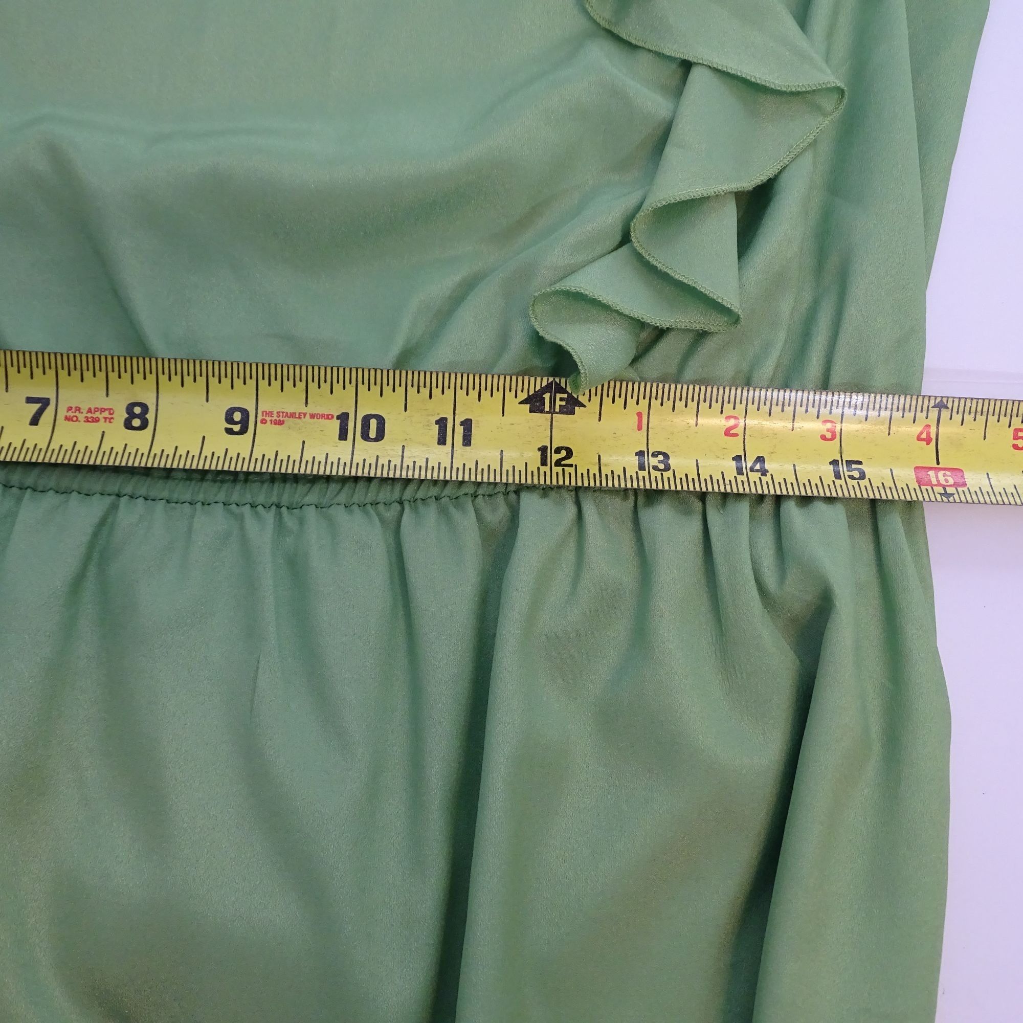 Banana Republic Banana Republic Women Green Ruffle Front Peplum Top Size M Size M / US 6-8 / IT 42-44 - 7 Thumbnail