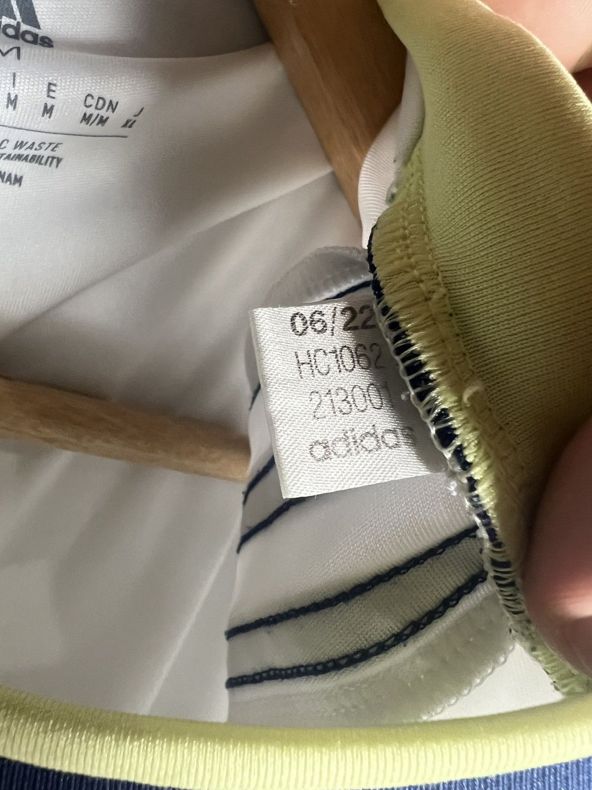 Adidas Adidas Fc Leeds 2022 2023 Home Soccer Jersey Football Shirt Size US M / EU 48-50 / 2 - 8 Thumbnail