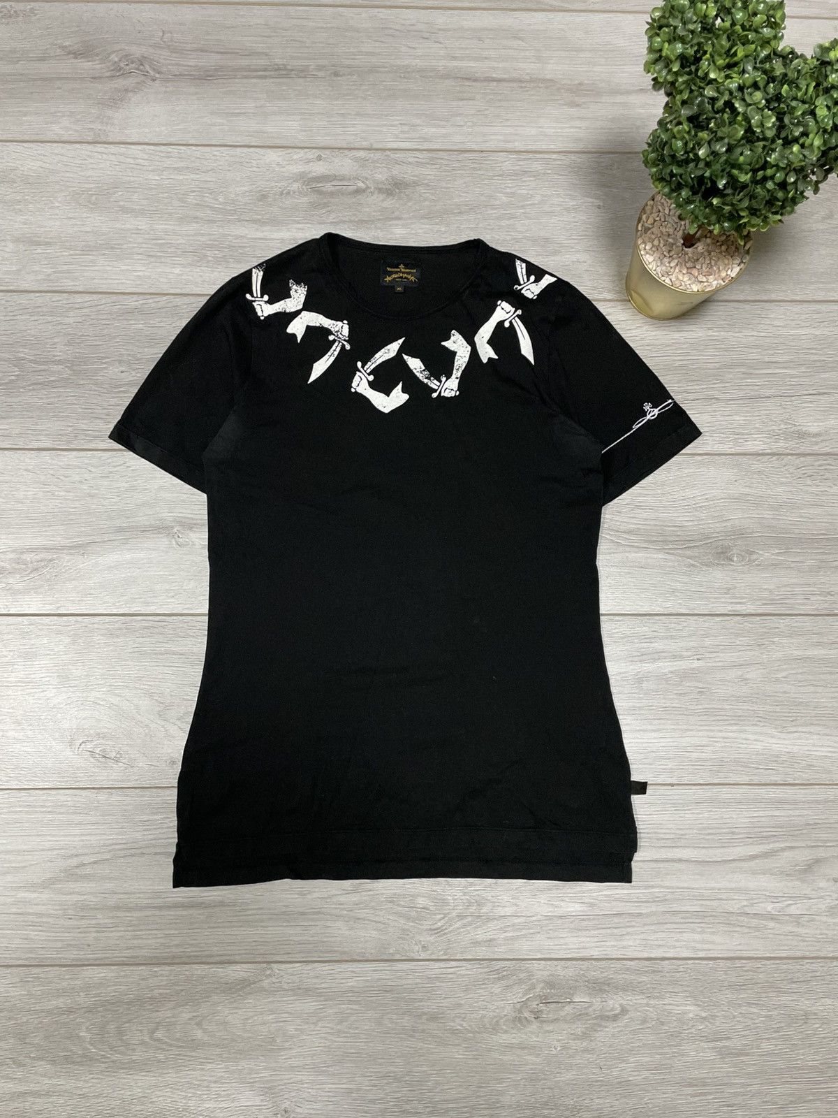 Vivienne Westwood Vivienne Westwood arm & cutlass vintage t-shirt Size US XL / EU 56 / 4 - 1 Thumbnail