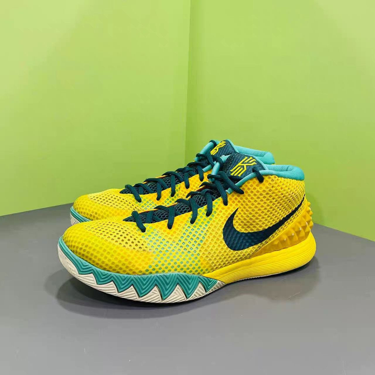 Nike Nike Kyrie 1 Basketball Shoes K15 Size US 12 / EU 45 - 1 Thumbnail