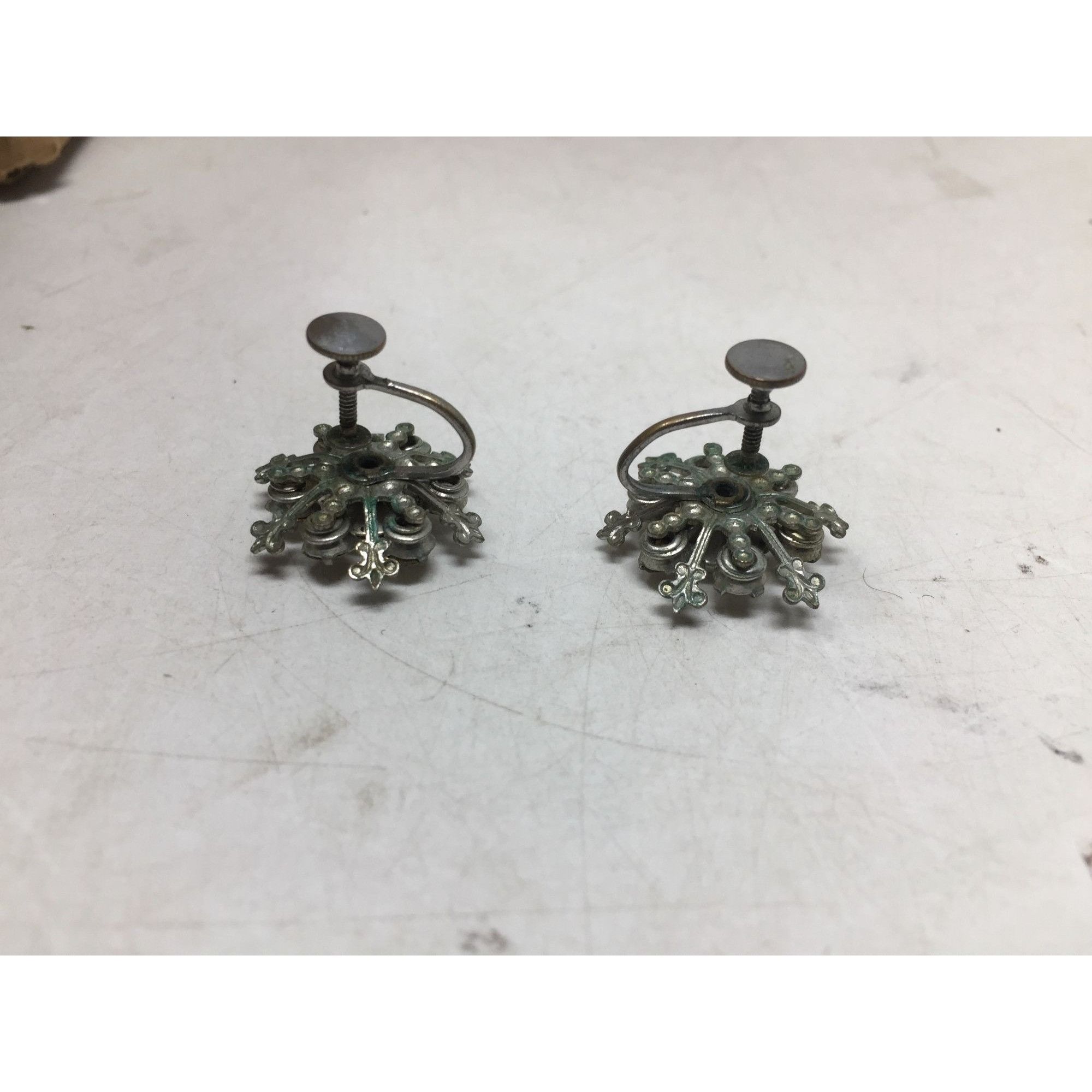 Other Women's Vintage Silver Tone Snowflake Shaped Screw back earr Size ONE SIZE - 5 Thumbnail