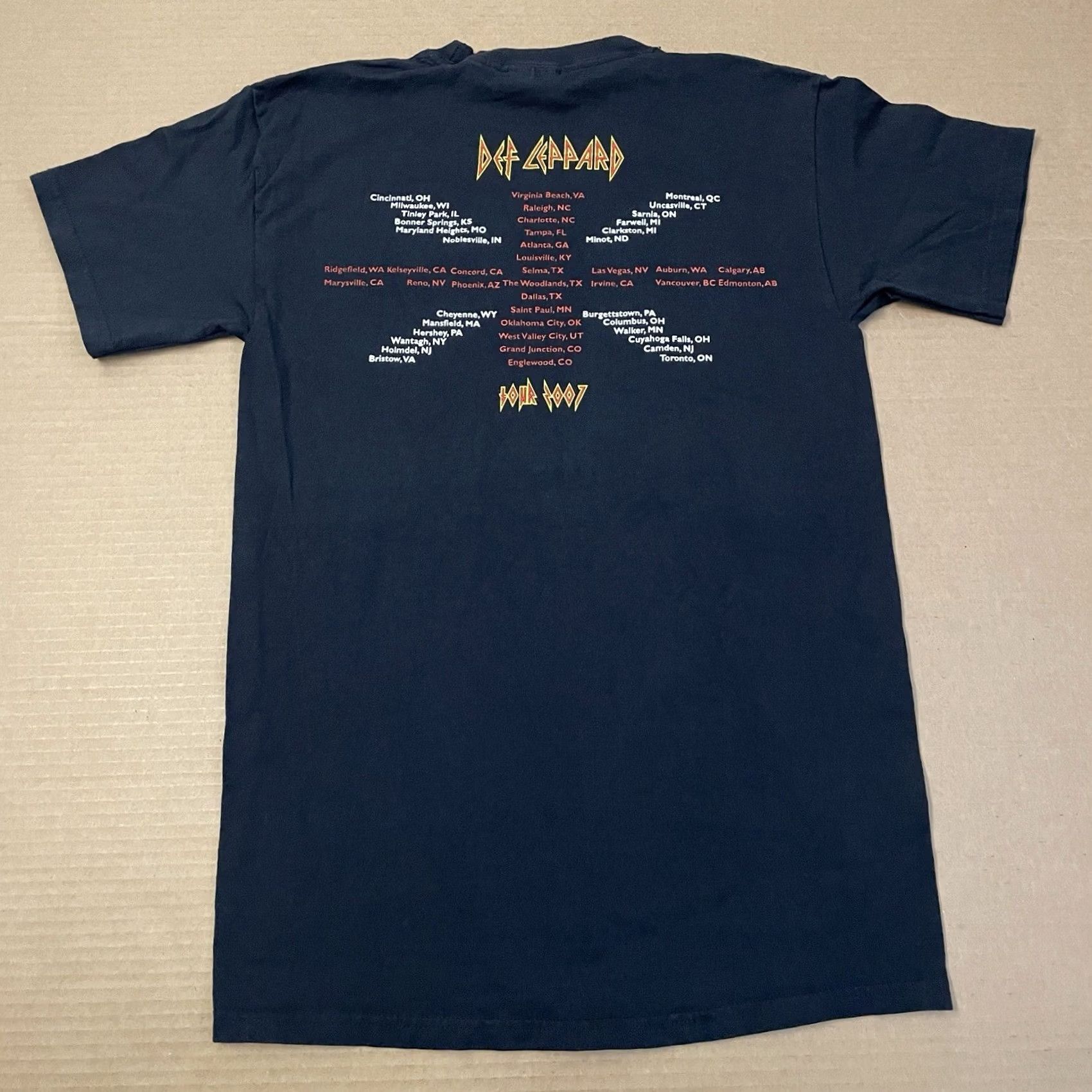 Hanes VINTAGE Hanes T-Shirt Mens Small Black Music Rock USA Y2K Def Leppard Tour Shirt Size US S / EU 44-46 / 1 - 7 Thumbnail