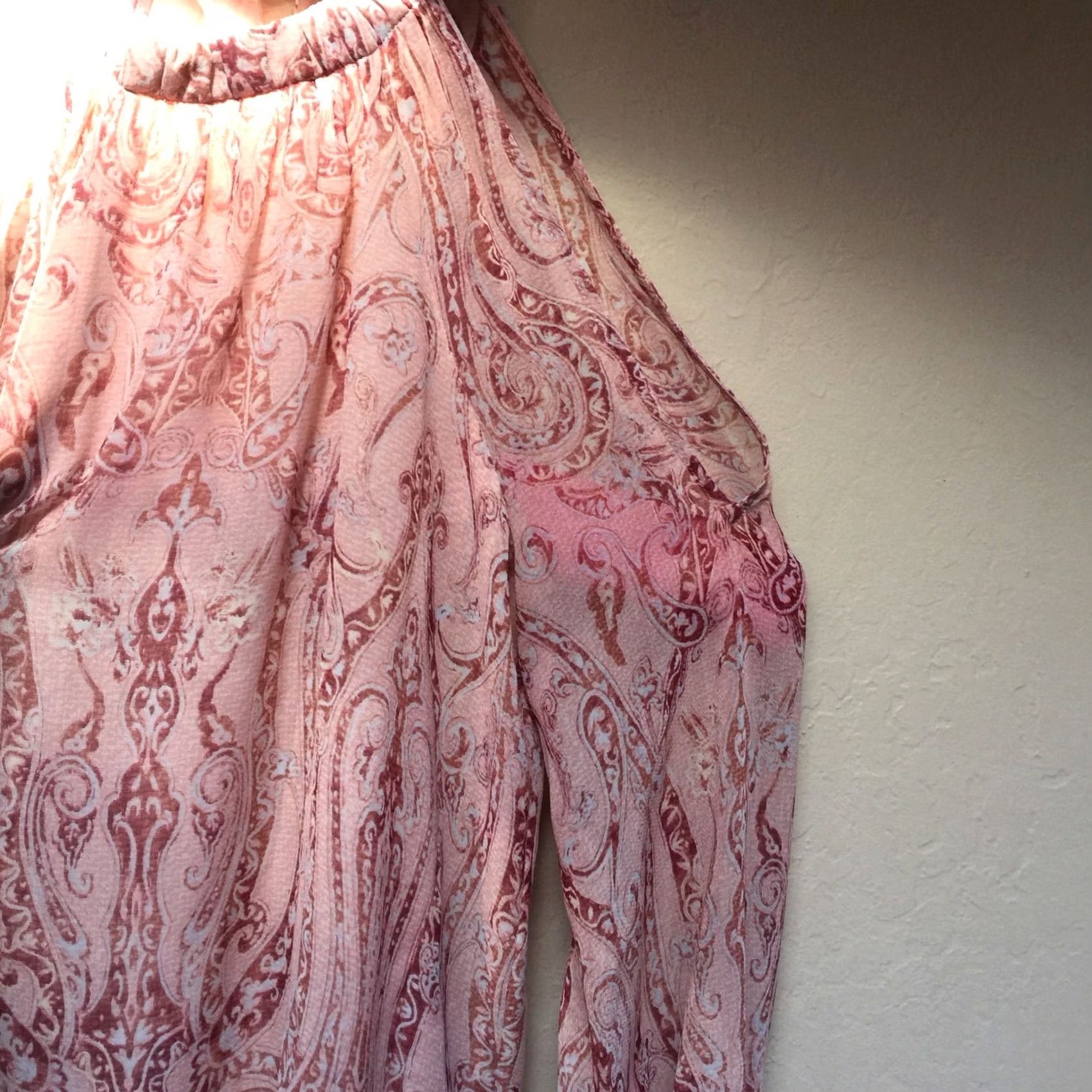 Bcbgmaxazria BCBGMAXAZRIA Women Blouse Small Floral Paisley Cold Shoulder Top Size S / US 4 / IT 40 - 4 Thumbnail