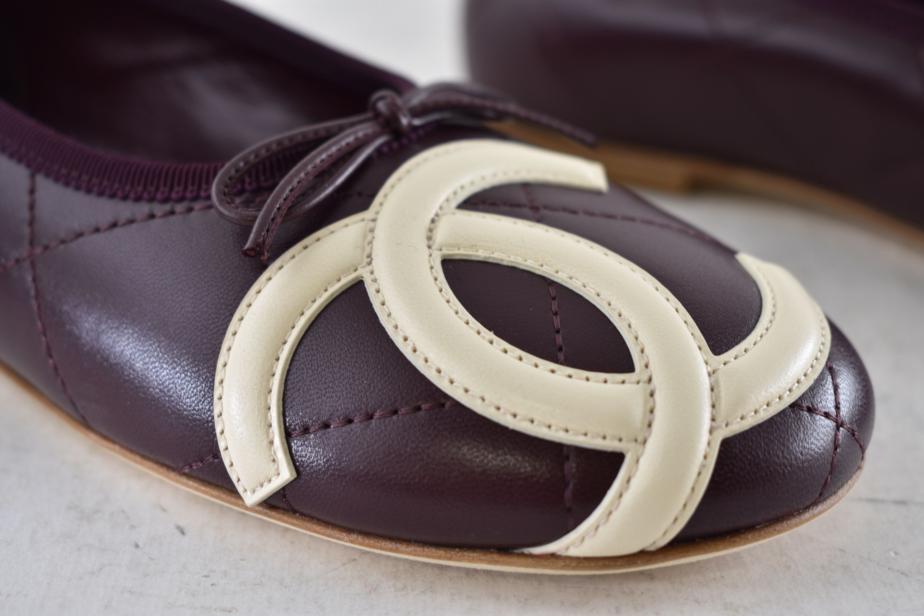 Chanel 26M Coco Beach Cambon Burgundy CC Ballet Ballerina Flat 37.5 Size US 7.5 / IT 37.5 - 6 Thumbnail