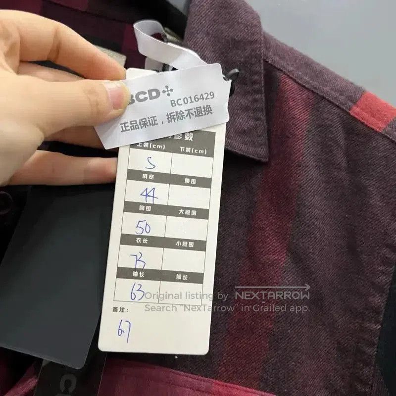 Burberry Burberry Red Check Short Sleeve Shirt. Size S / US 4 / IT 40 - 5 Thumbnail