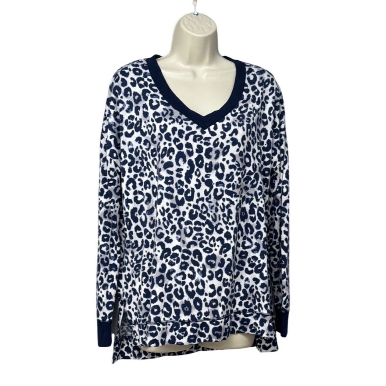 Other Secret Treasures Womens Leopard Print V-Neck, Hi-Low Hem, Lo Size M / US 6-8 / IT 42-44 - 9 Thumbnail