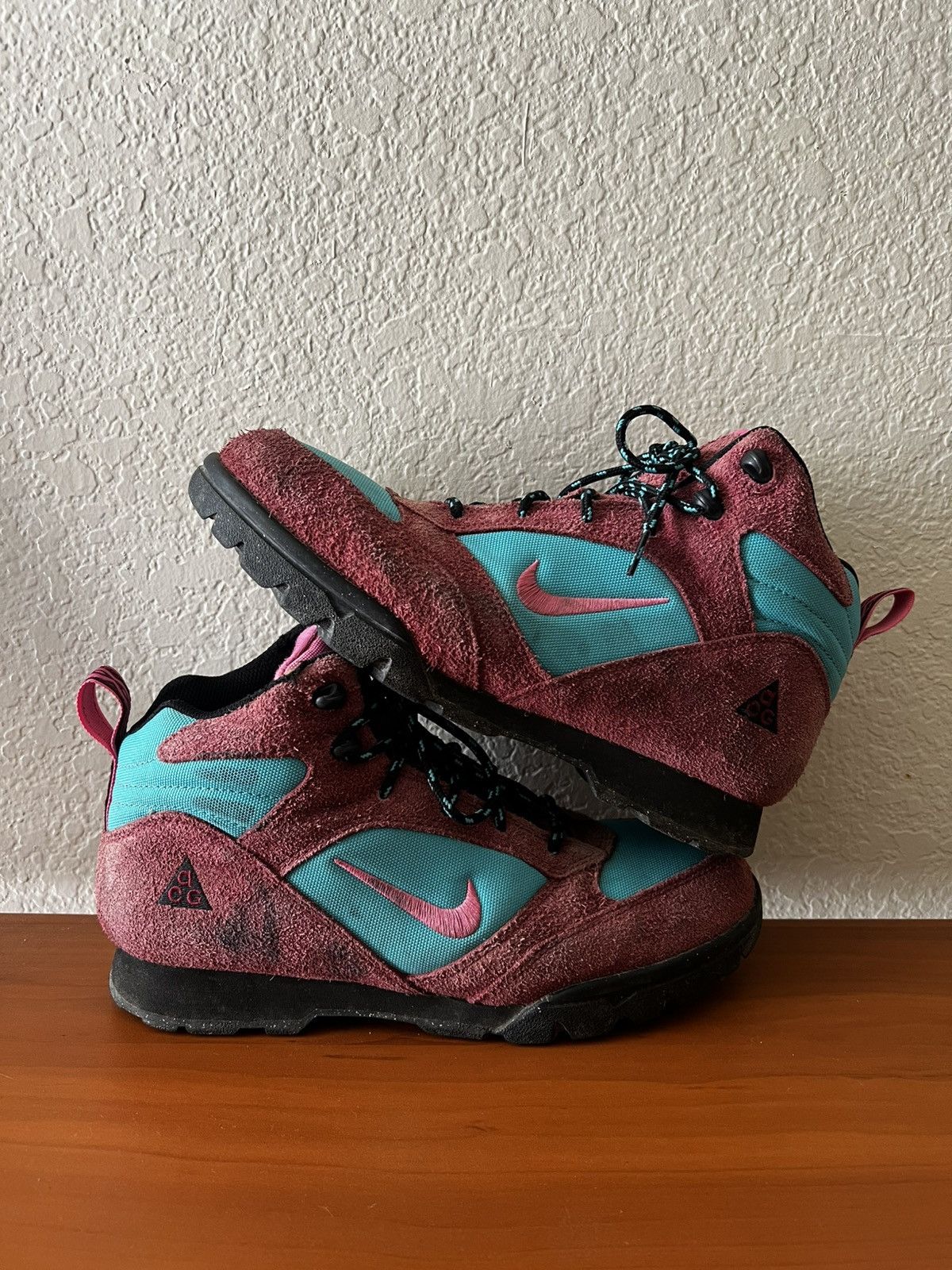 Nike ACG Torre Mid Waterproof Team Red Boots Men Size 9.5 Suede Hiking Shoe Nike ACG Torre Waterproof Mid Team Red Dusty Cactus *FLAWS* main image 2