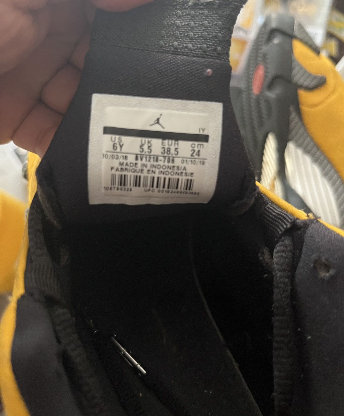 Jordan Brand Reverse Ferrari Size US 6 / EU 39 - 2 Thumbnail