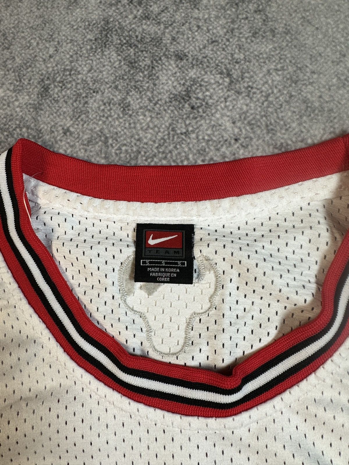 Nike Vintage Nike Chicago Bulls Jordan 23 NBA Basketball Jersey Size US S / EU 44-46 / 1 - 5 Thumbnail