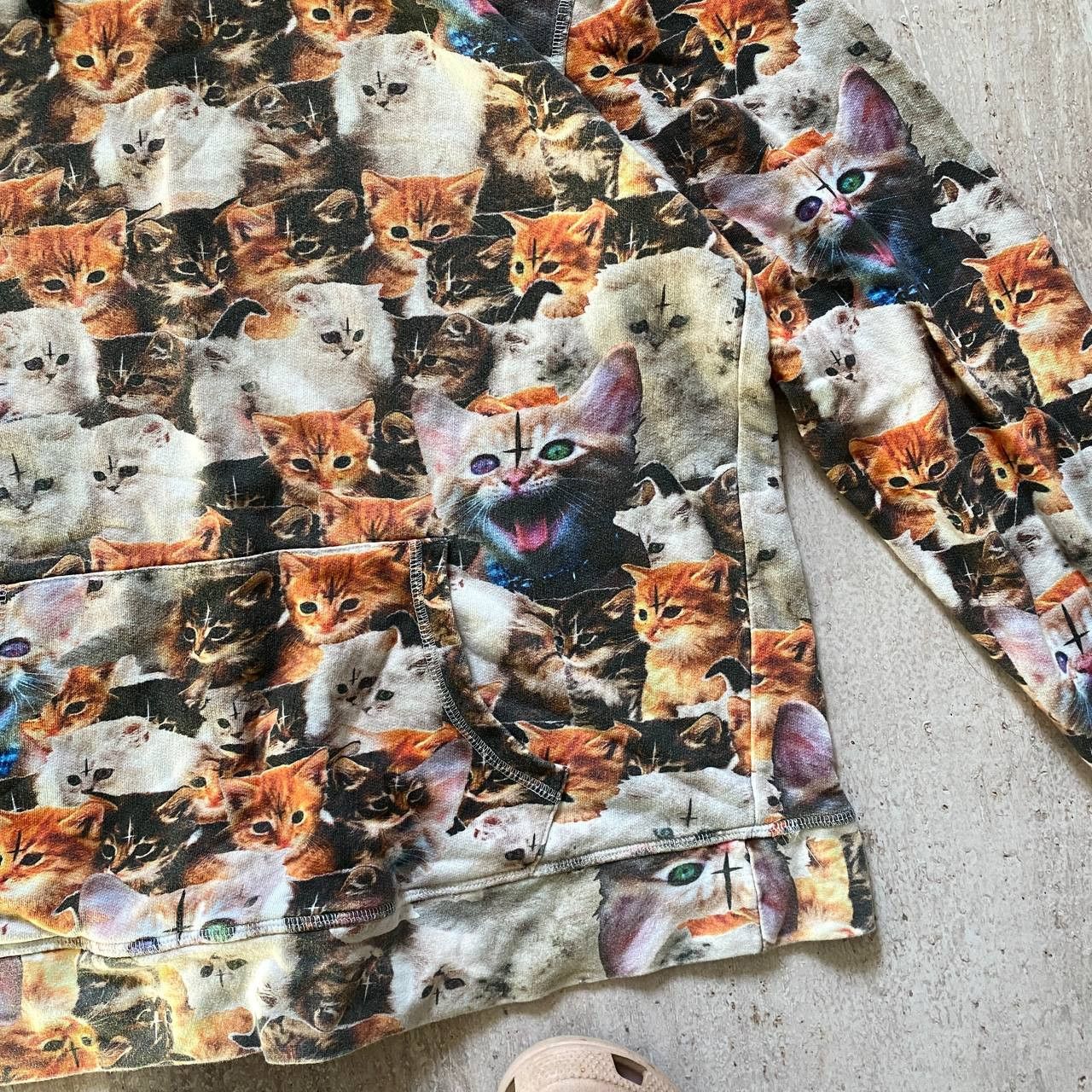 Vintage VINTAGE Y2K DEVIL SATAN CATS OVERPRINTED RARE HOODIE 115 Size US L / EU 52-54 / 3 - 4 Thumbnail