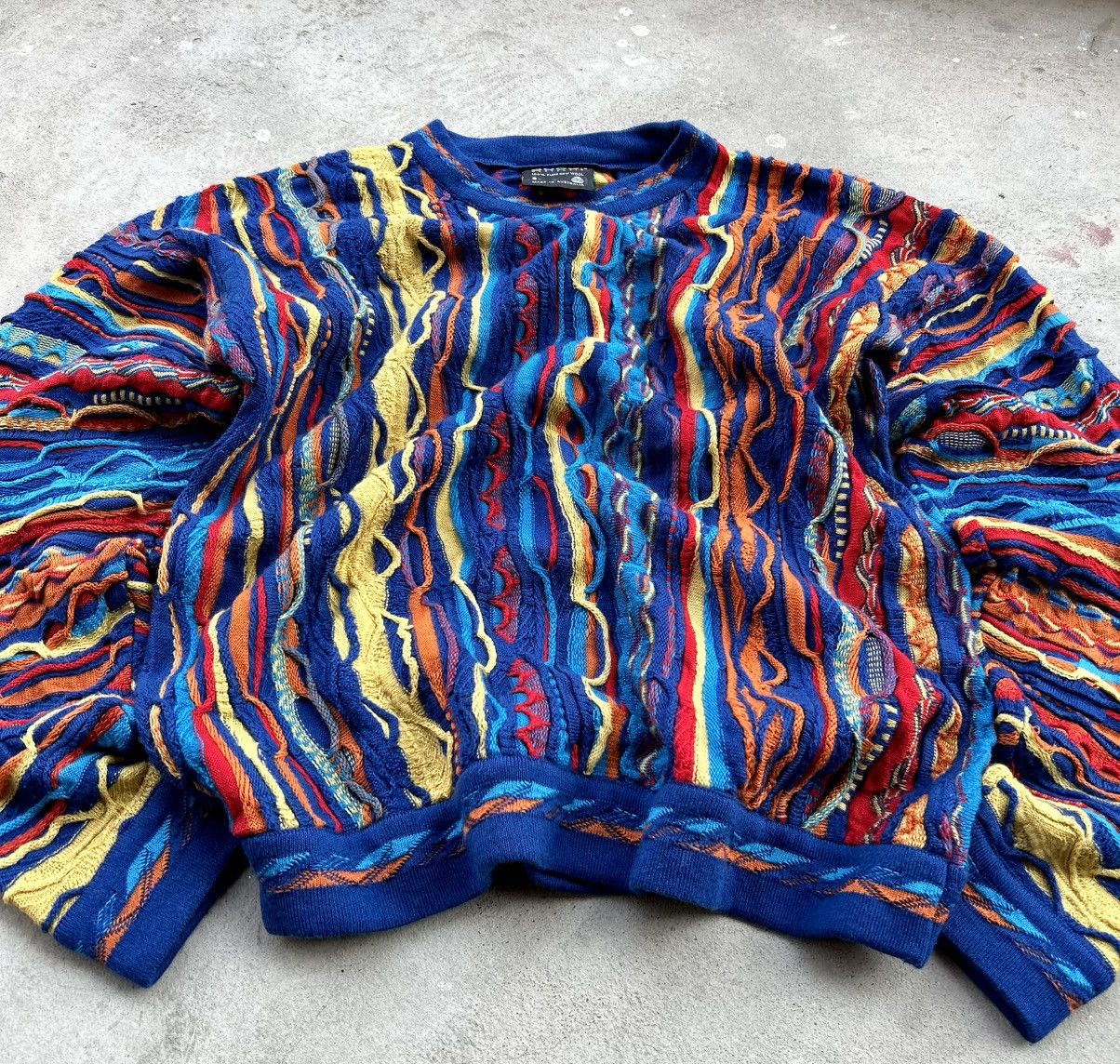 Coogi CRAZY RARE COOGI 3D COLOUR CABLE KNIT Size US M / EU 48-50 / 2 - 2 Thumbnail