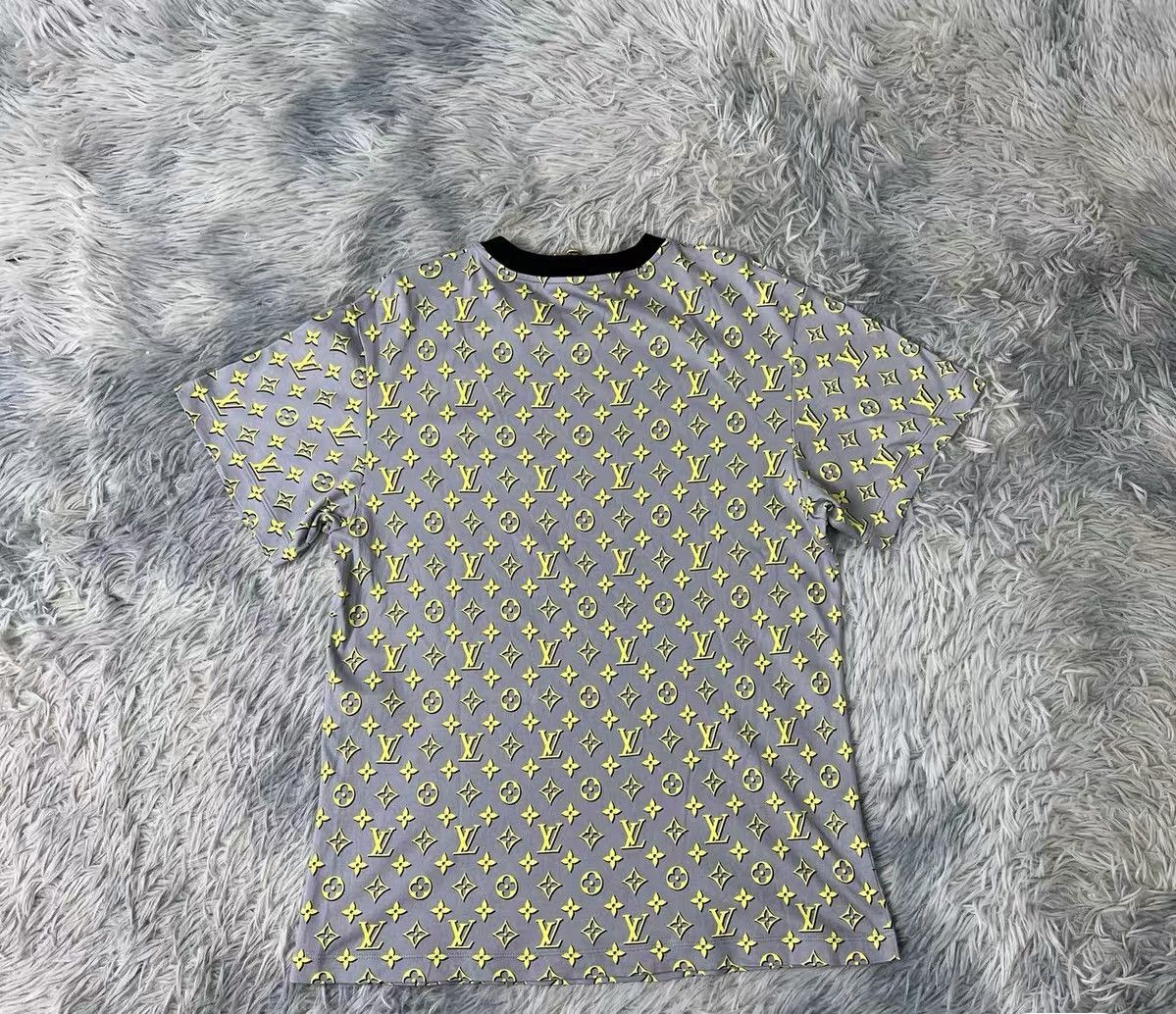 Louis Vuitton Louis Vuitton all-over print short sleeve T-shirt Size US XL / EU 56 / 4 - 2 Thumbnail