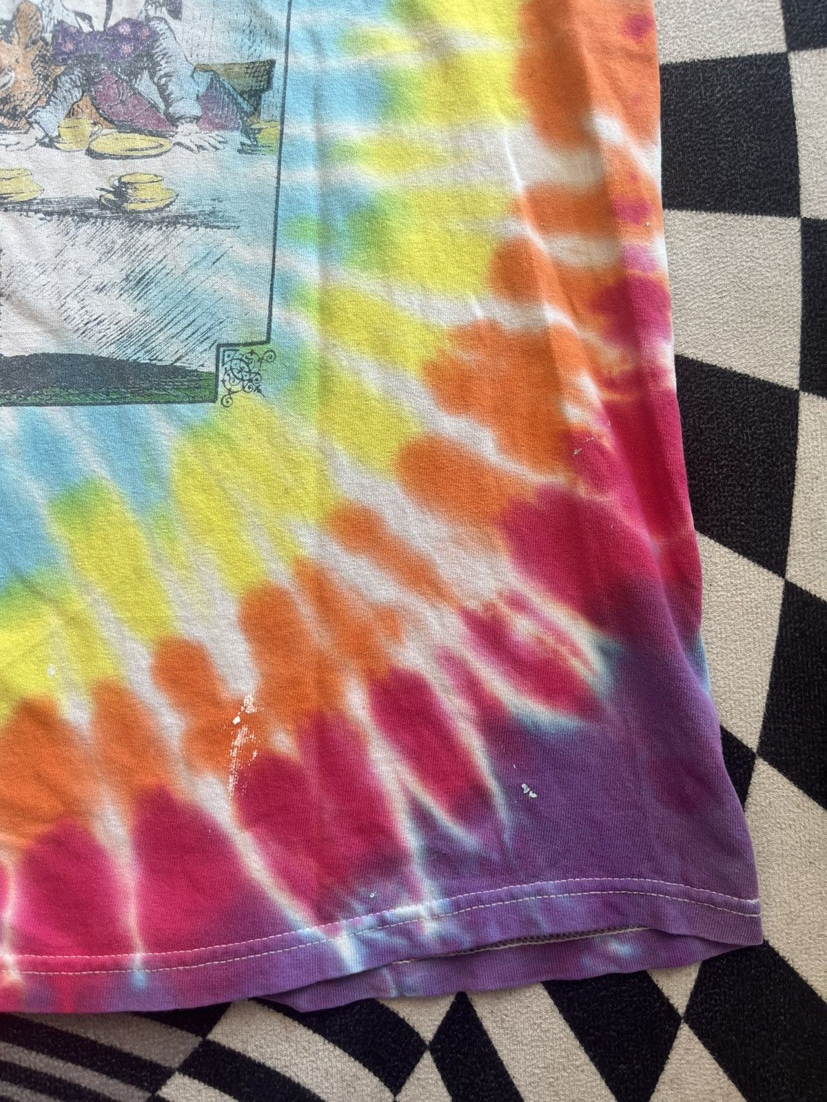 Arts & Science Vintage Alice In Wonderland 1997’s tie dye Very worn Tshirt Size US XL / EU 56 / 4 - 14 Thumbnail