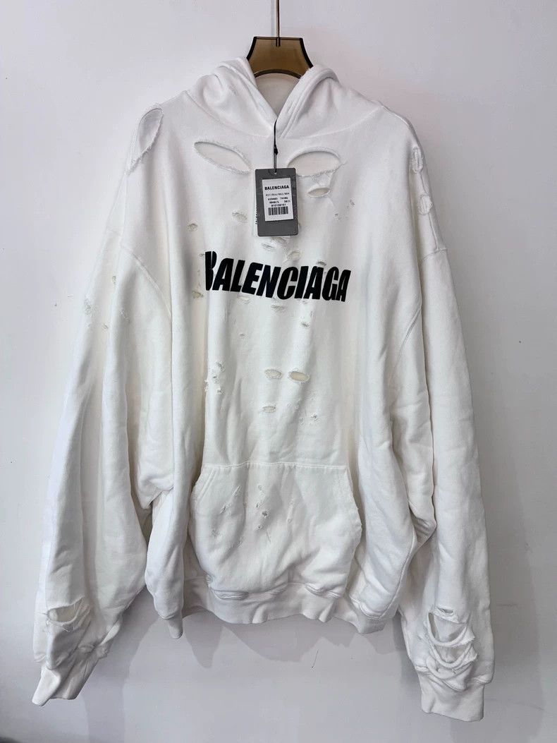 Balenciaga Balenciaga Caps SS22 Logo Printed Faded Effect Fleece Swea Size US S / EU 44-46 / 1 - 1 Thumbnail