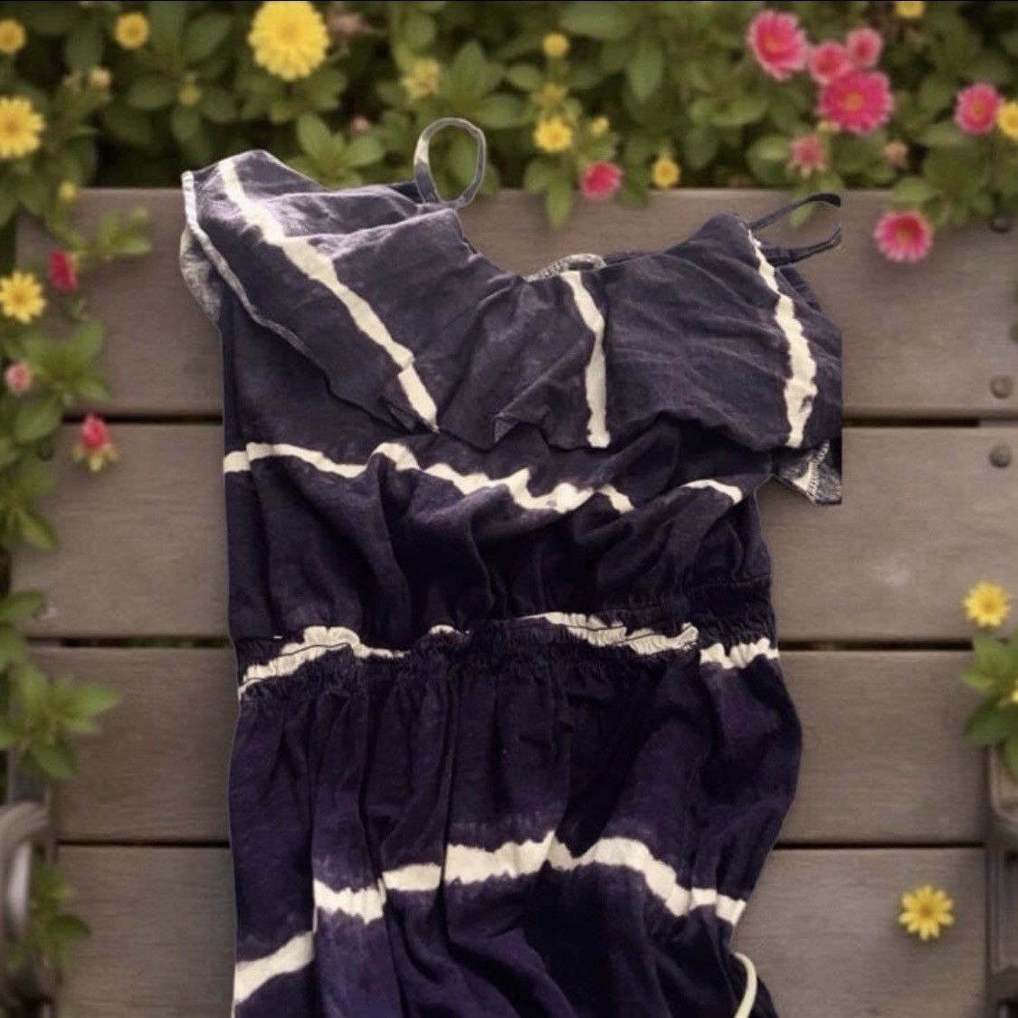 Mossimo Purple & white empire waist tie-dye ruffle cold shoulder Size L / US 10 / IT 46 - 3 Thumbnail
