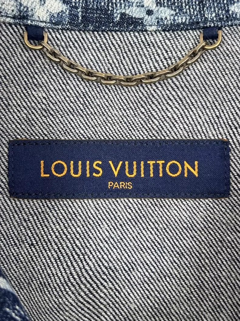 Louis Vuitton Louis Vuitton Louis Vuitton TieDye Logo Short Sleeve Shirt Size US L / EU 52-54 / 3 - 7 Thumbnail