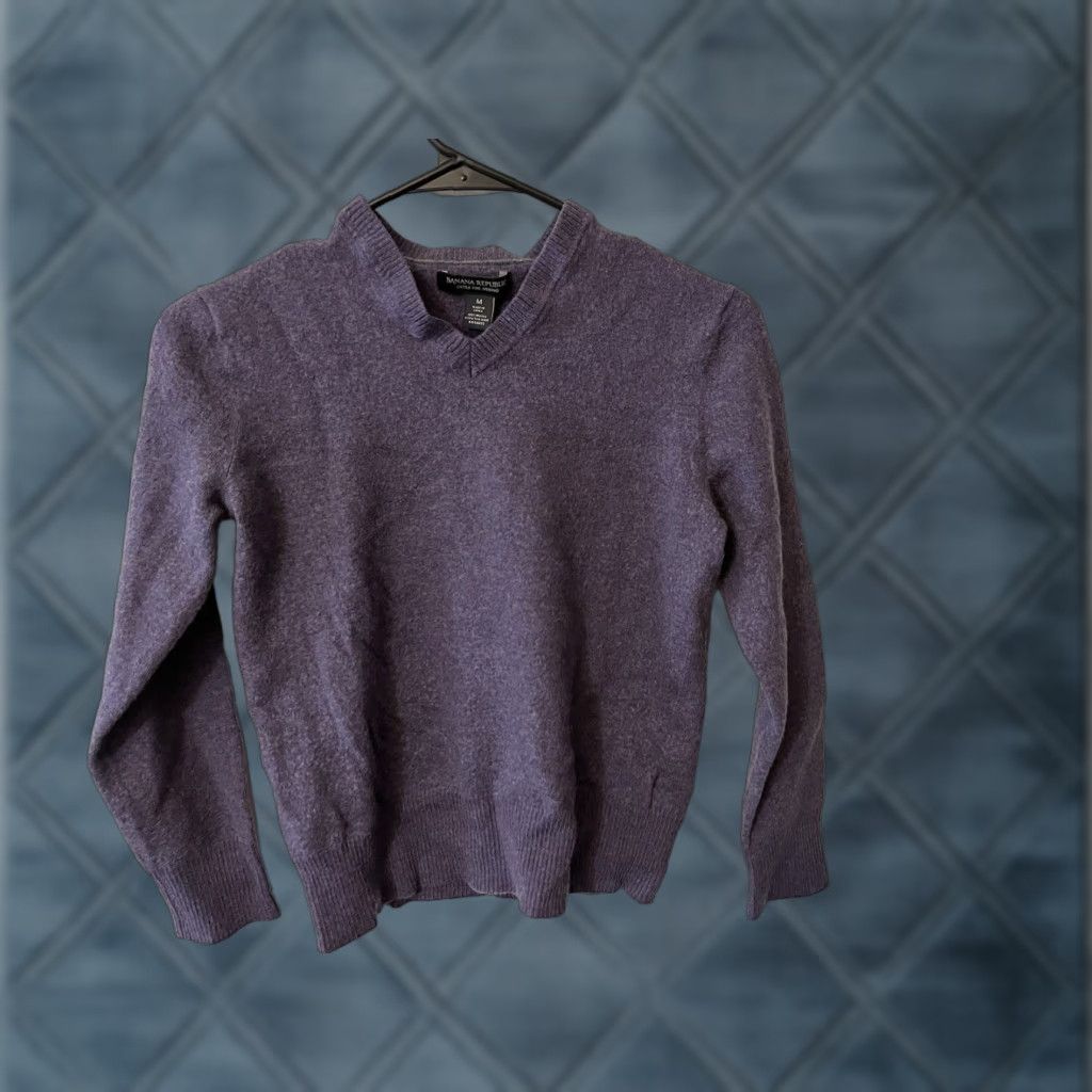 Banana Republic Banana Republic Sweater Mens M Extra Fine Merino Wool Purple V-Neck Casual Pullover Lightweight Size US M / EU 48-50 / 2 - 1 Thumbnail
