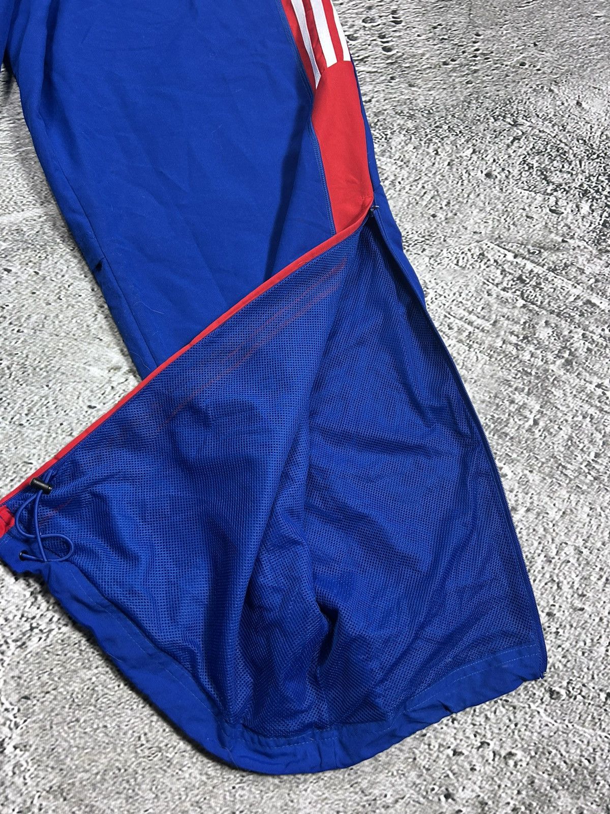 Adidas × Vintage Adidas vintage blue red nylon track pants baggy 2000s Size US 34 / EU 50 - 6 Thumbnail