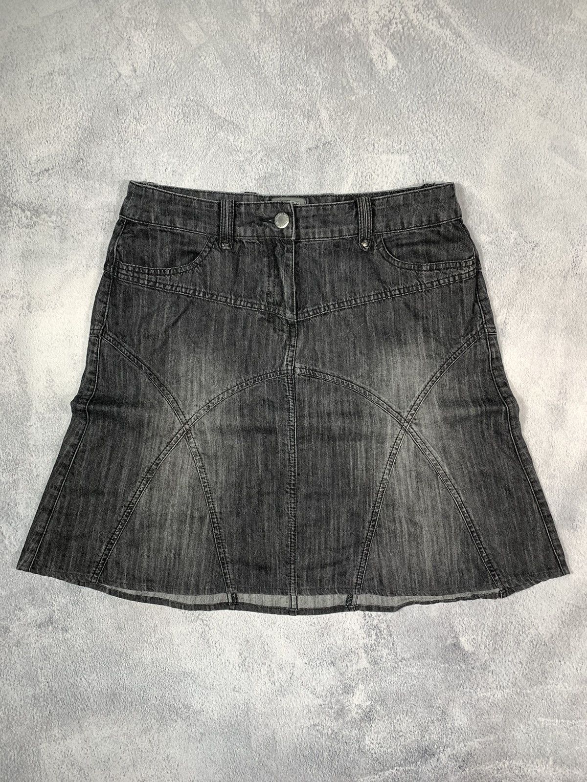 Vintage Vintage Y2K Denim midi skirt faded streetwear style size 33 Size 32" / US 10 / IT 46 - 1 Thumbnail