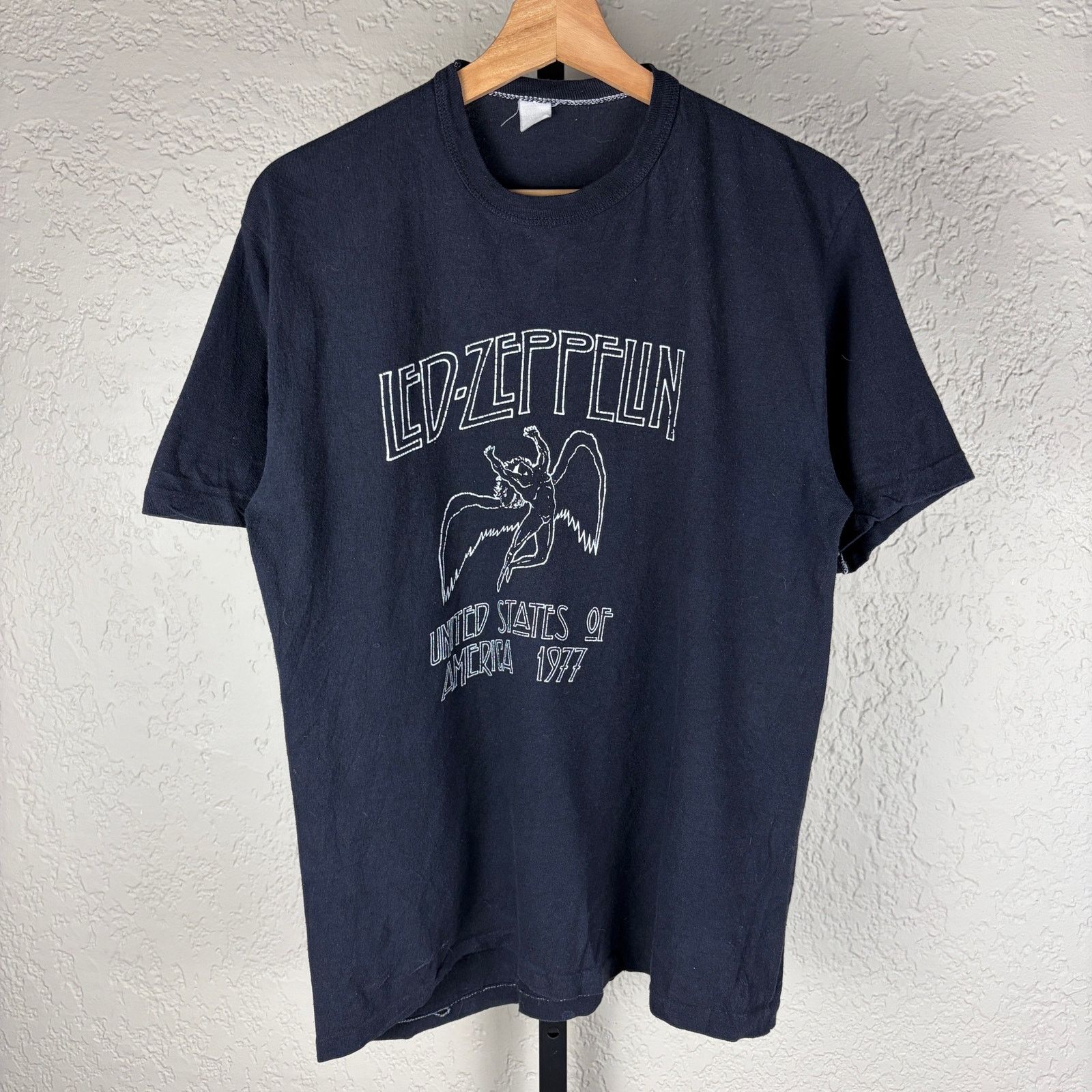 Vintage Vintage Led Zeppelin 1977 Original USA Tour Medium Band Tee Size US M / EU 48-50 / 2 - 1 Thumbnail